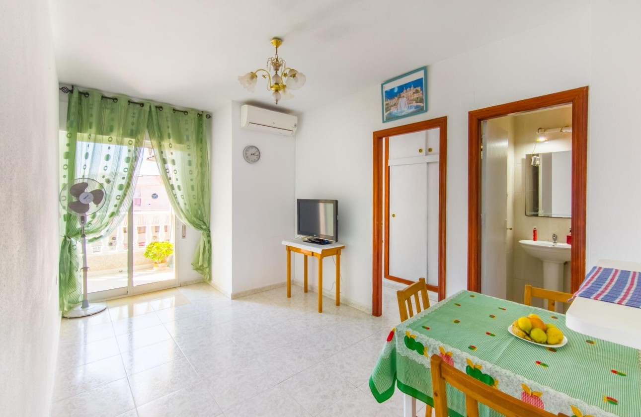 Sprzedaż - Apartament / Mieszkanie -
Torrevieja - Estacion de autobuses