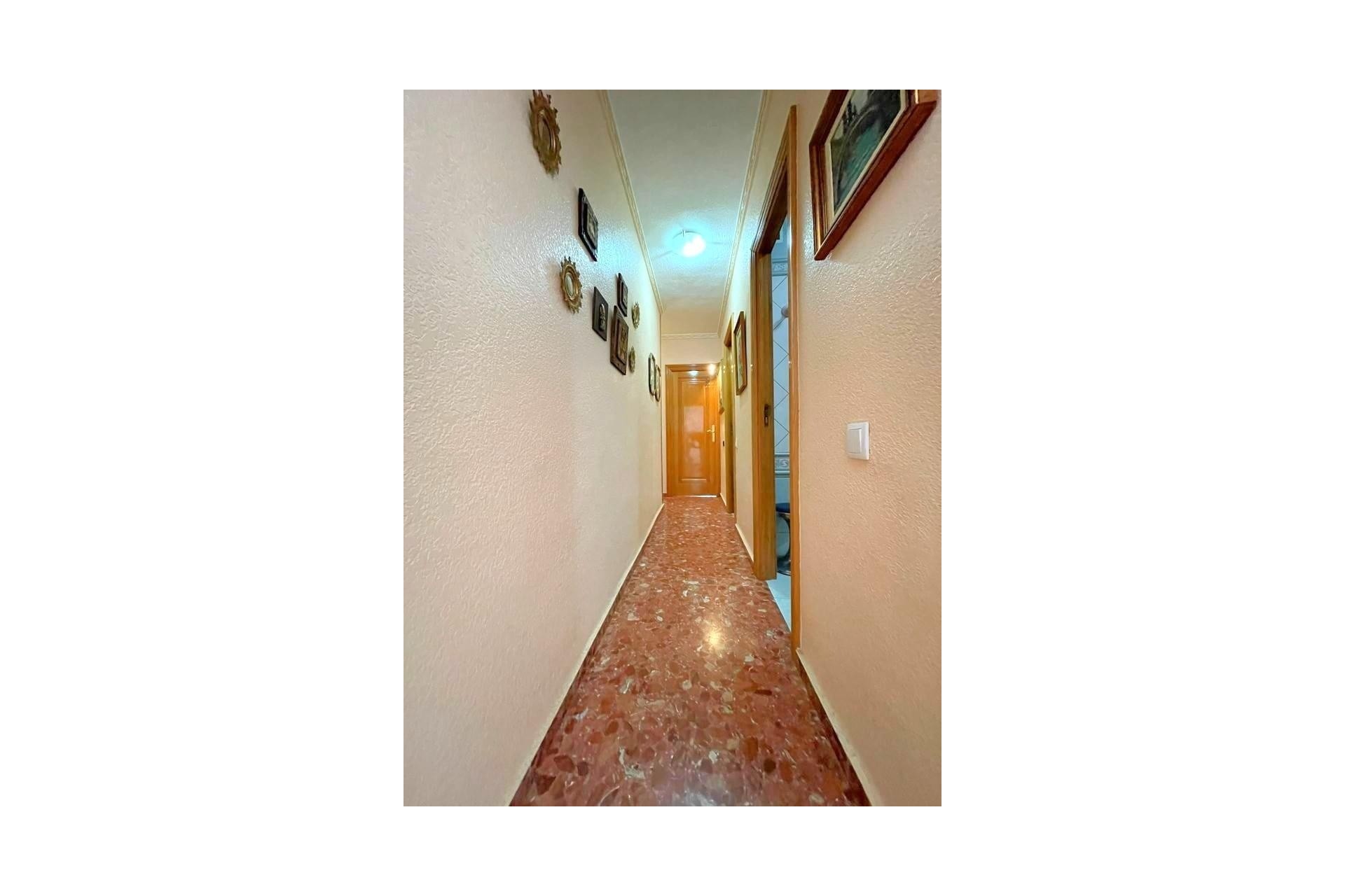 Sprzedaż - Apartament / Mieszkanie -
Torrevieja - Estacion de autobuses