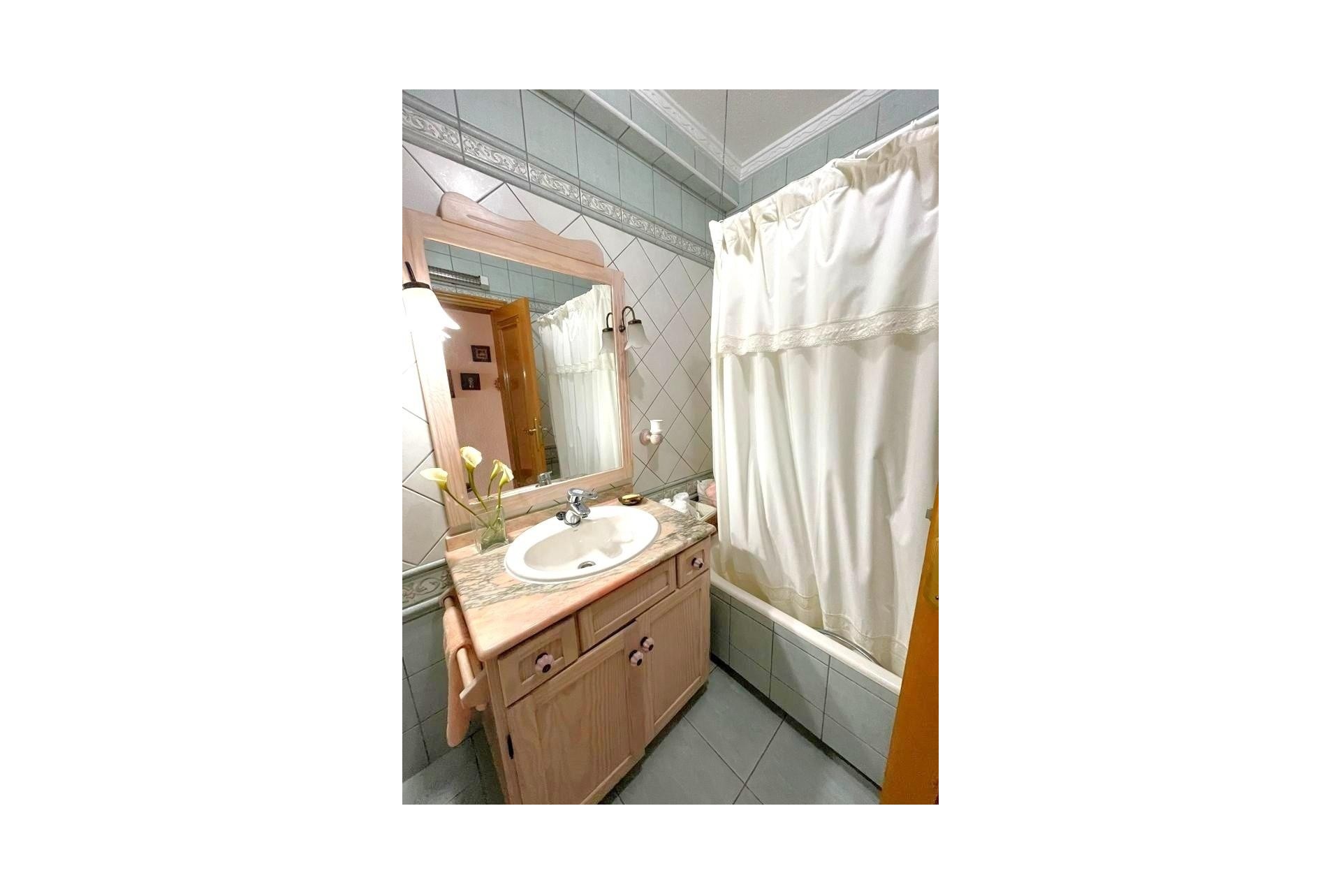 Sprzedaż - Apartament / Mieszkanie -
Torrevieja - Estacion de autobuses