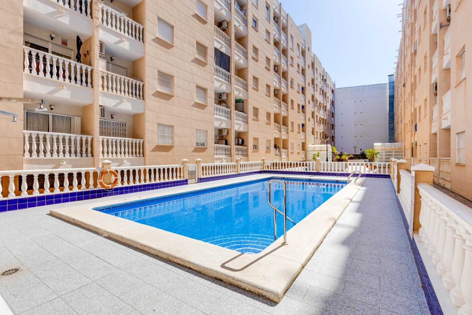 Sprzedaż - Apartament / Mieszkanie -
Torrevieja - Estacion de autobuses