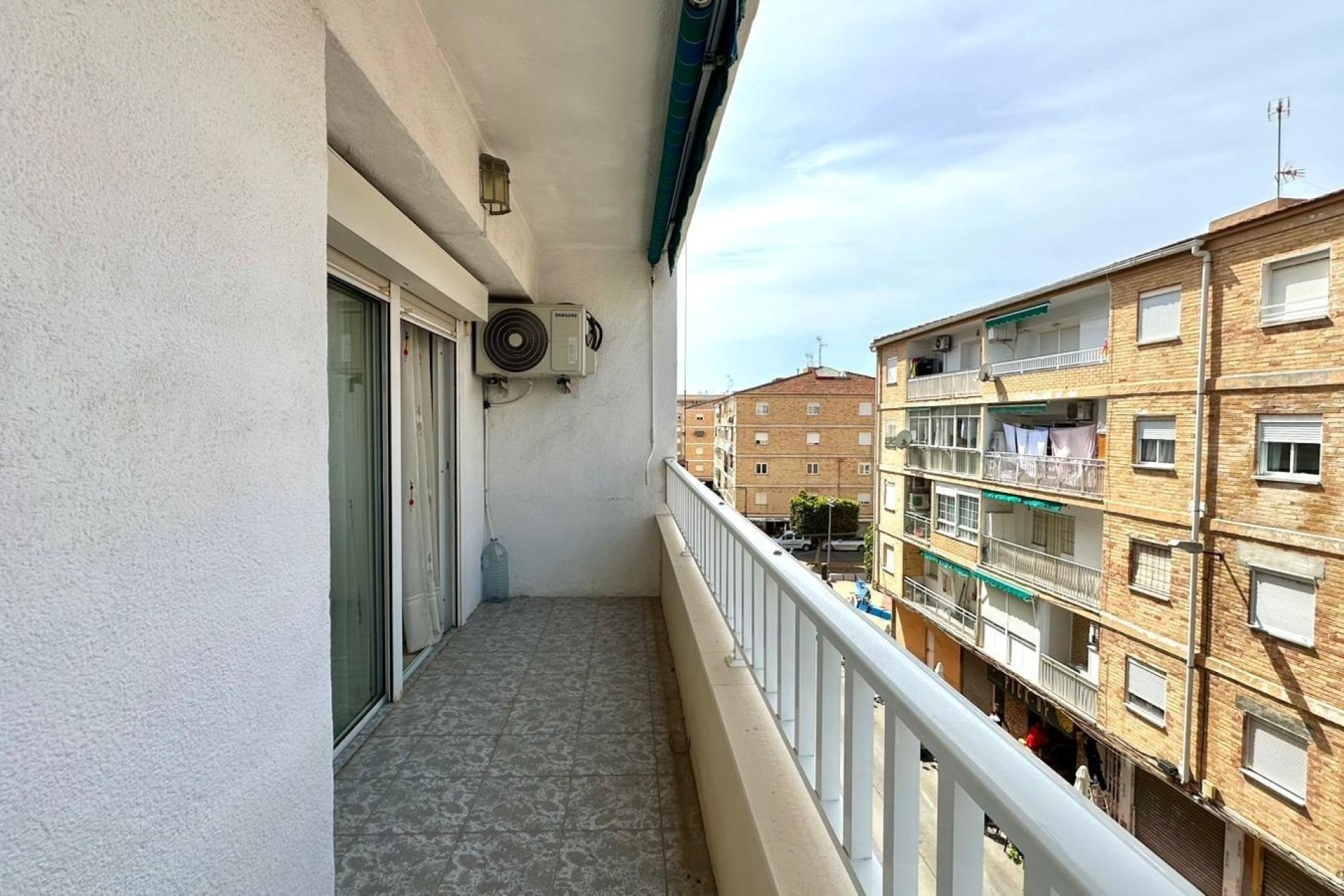 Sprzedaż - Apartament / Mieszkanie -
Torrevieja - Estacion de autobuses