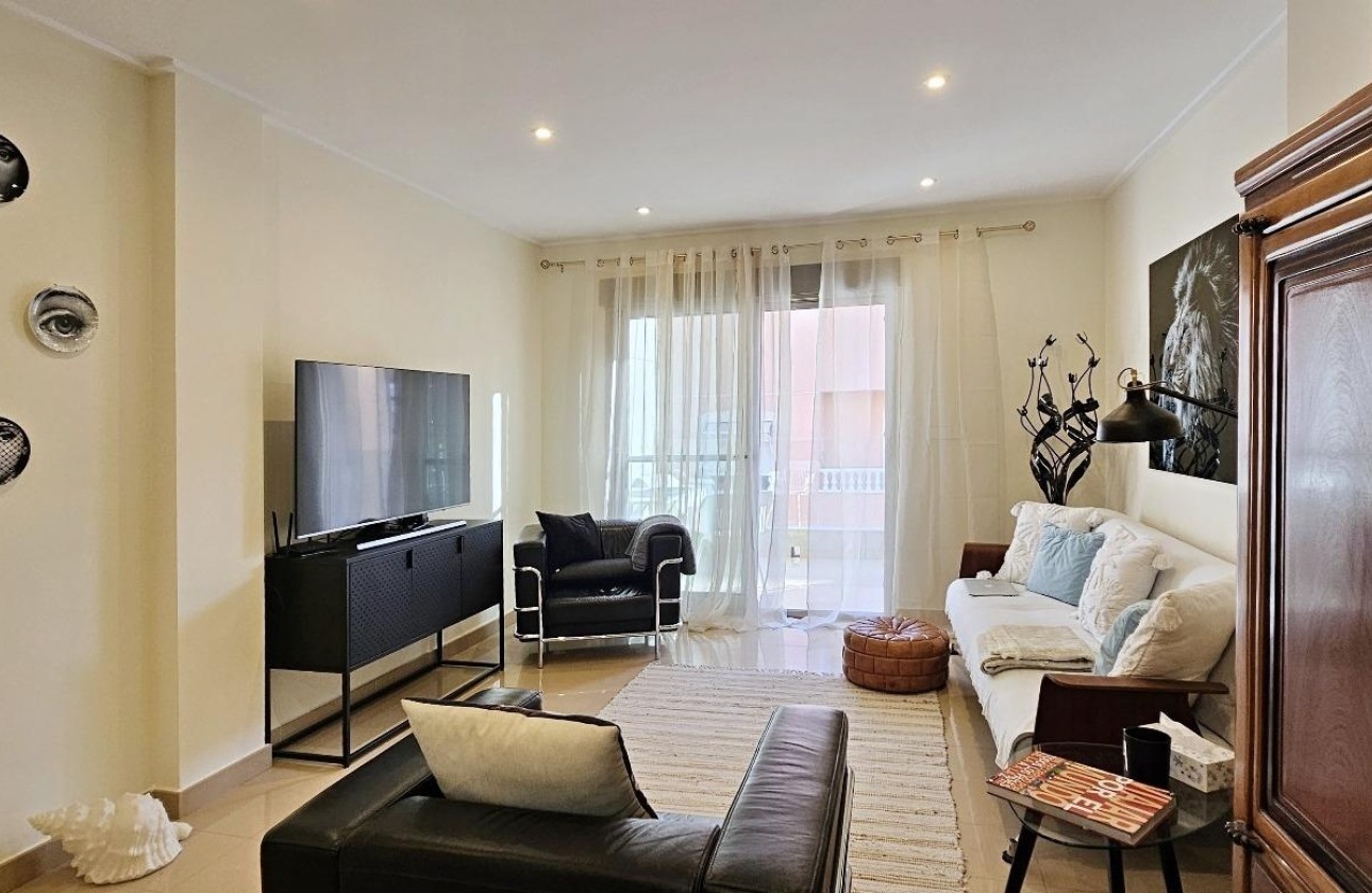 Sprzedaż - Apartament / Mieszkanie -
Torrevieja - Estacion de autobuses