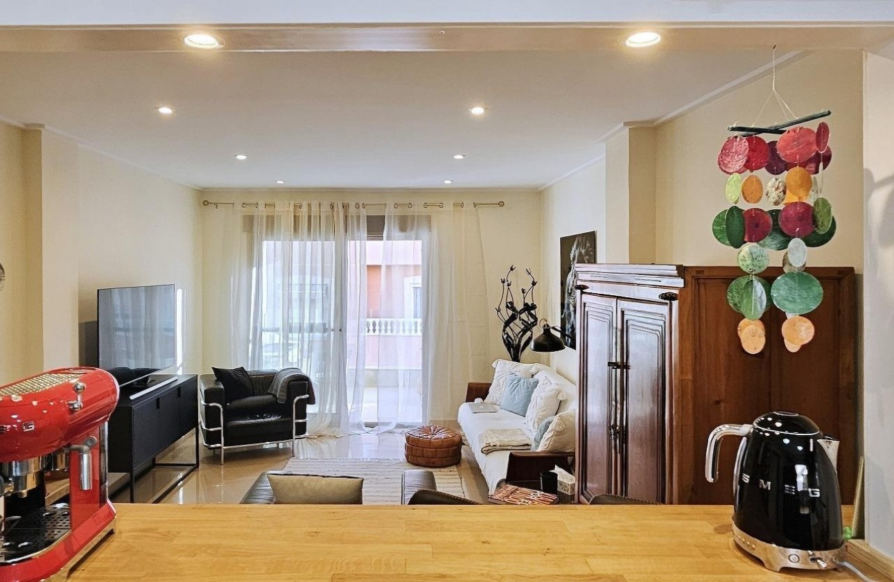 Sprzedaż - Apartament / Mieszkanie -
Torrevieja - Estacion de autobuses