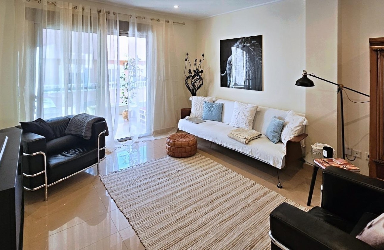 Sprzedaż - Apartament / Mieszkanie -
Torrevieja - Estacion de autobuses