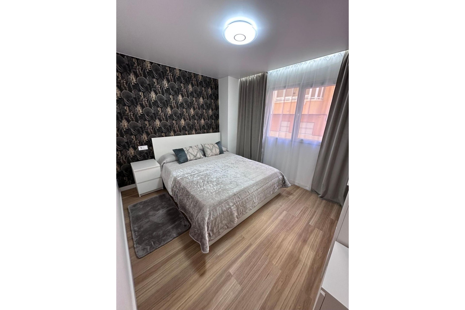 Sprzedaż - Apartament / Mieszkanie -
Torrevieja - Estacion de autobuses