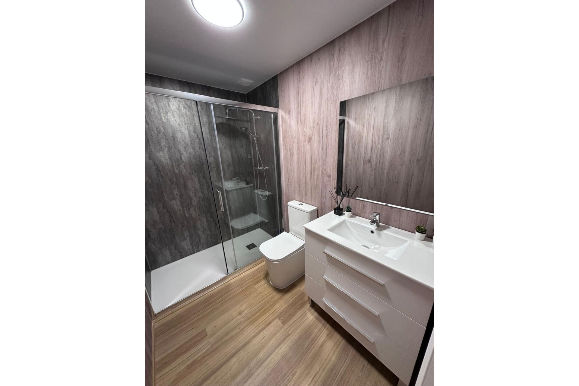 Sprzedaż - Apartament / Mieszkanie -
Torrevieja - Estacion de autobuses