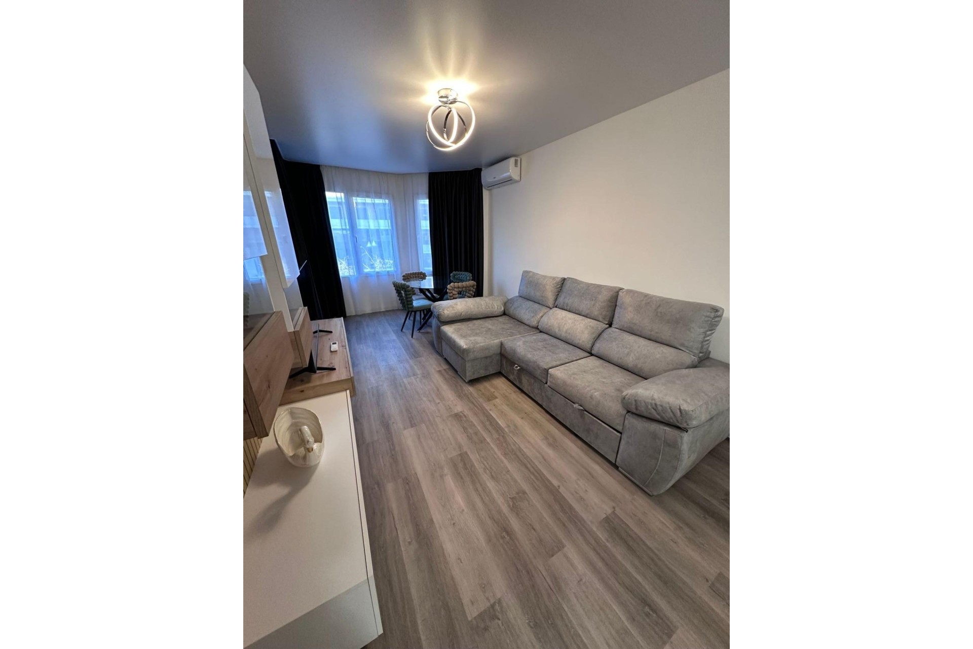 Sprzedaż - Apartament / Mieszkanie -
Torrevieja - Estacion de autobuses
