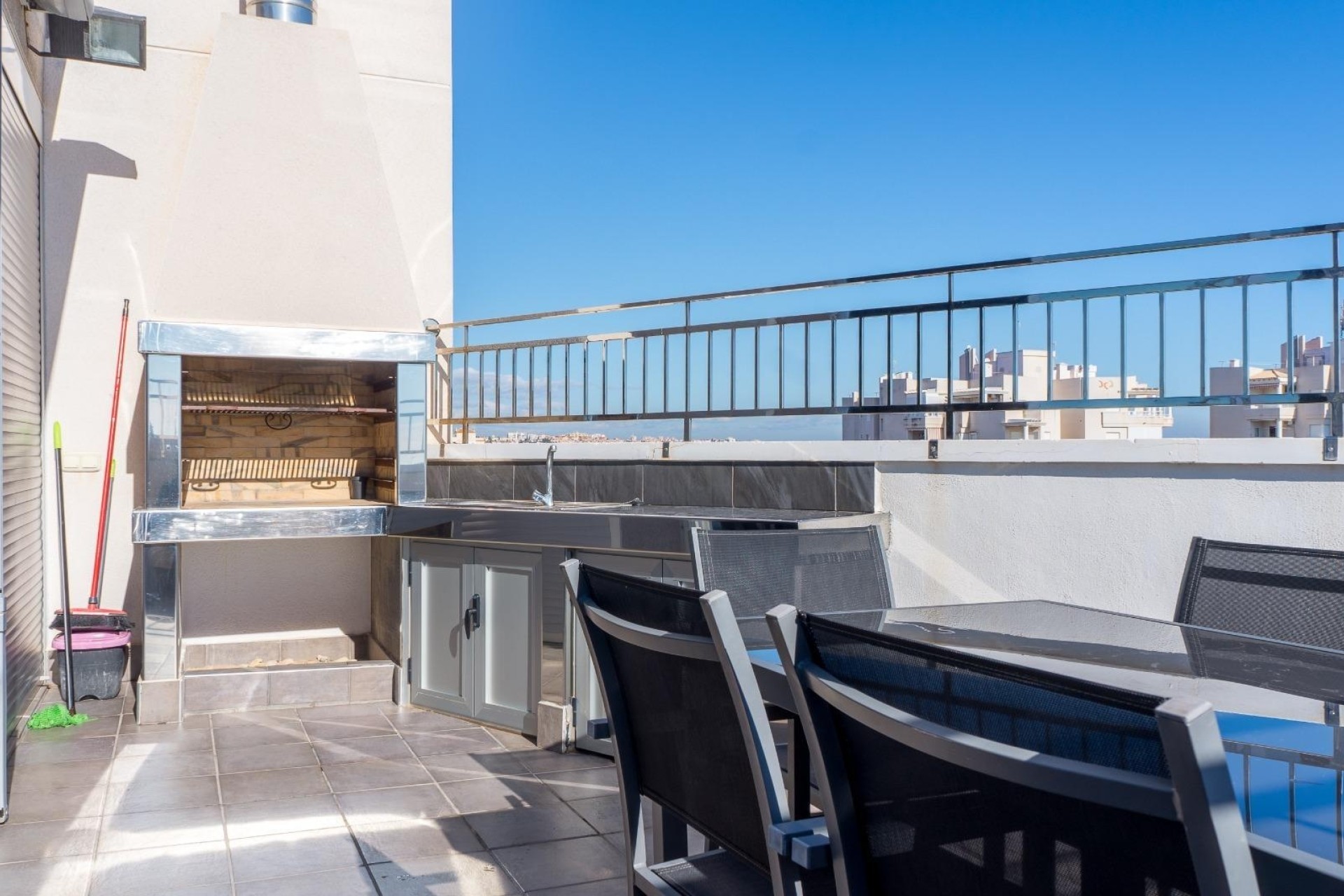 Sprzedaż - Apartament / Mieszkanie -
Torrevieja - Estacion de autobuses
