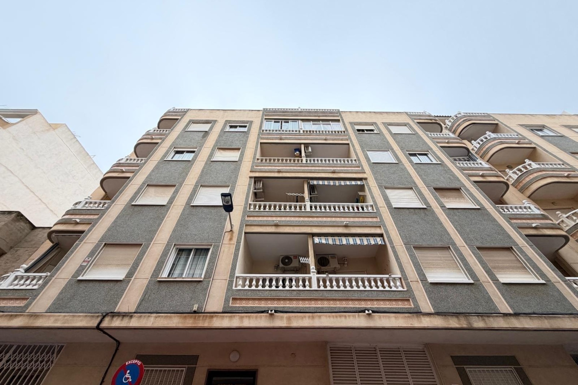 Sprzedaż - Apartament / Mieszkanie -
Torrevieja - Estacion de autobuses