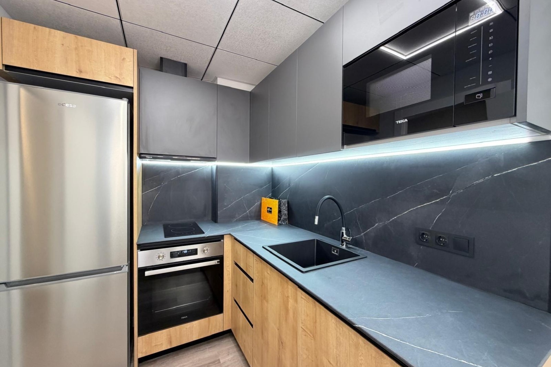 Sprzedaż - Apartament / Mieszkanie -
Torrevieja - Estacion de autobuses
