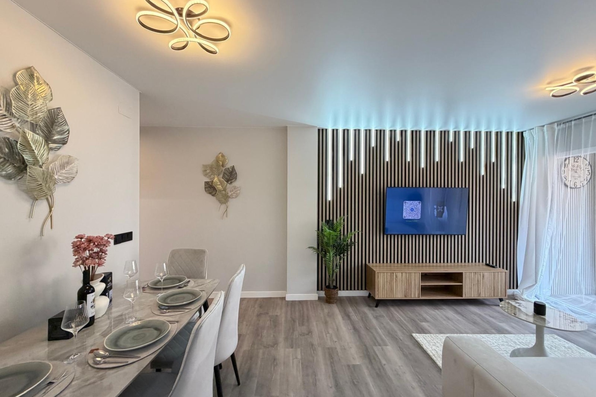Sprzedaż - Apartament / Mieszkanie -
Torrevieja - Estacion de autobuses