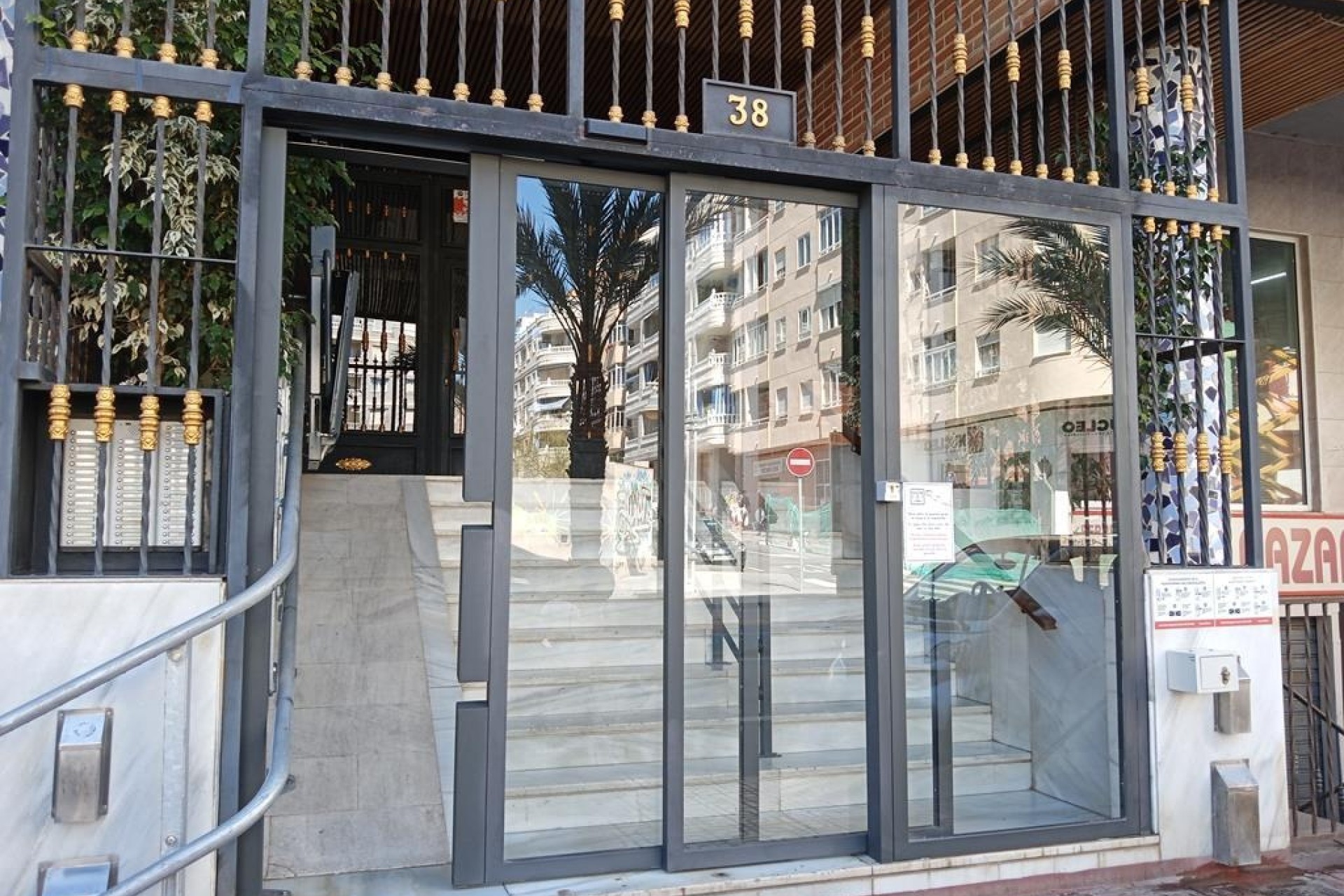 Sprzedaż - Apartament / Mieszkanie -
Torrevieja - Habaneras