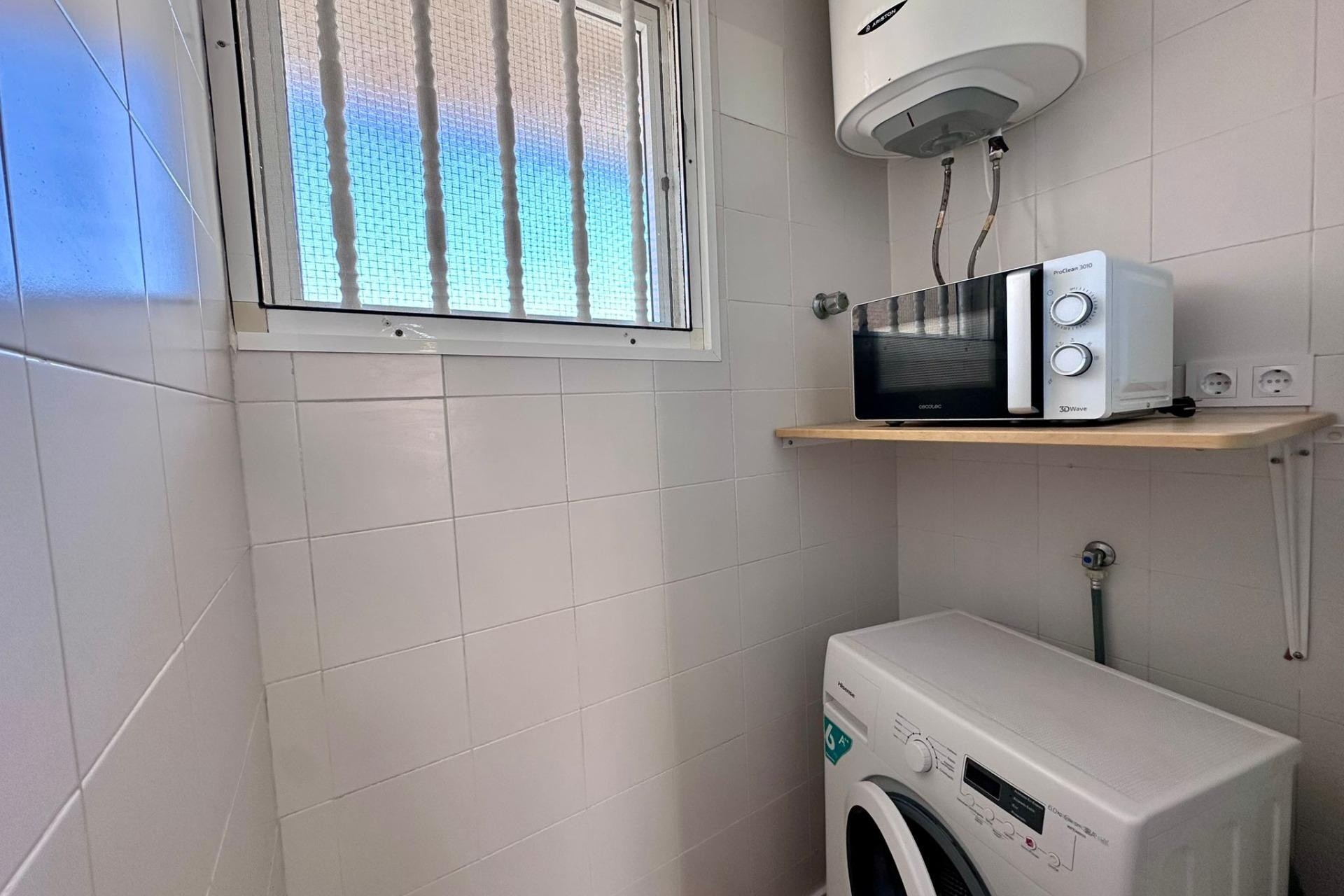 Sprzedaż - Apartament / Mieszkanie -
Torrevieja - Habaneras