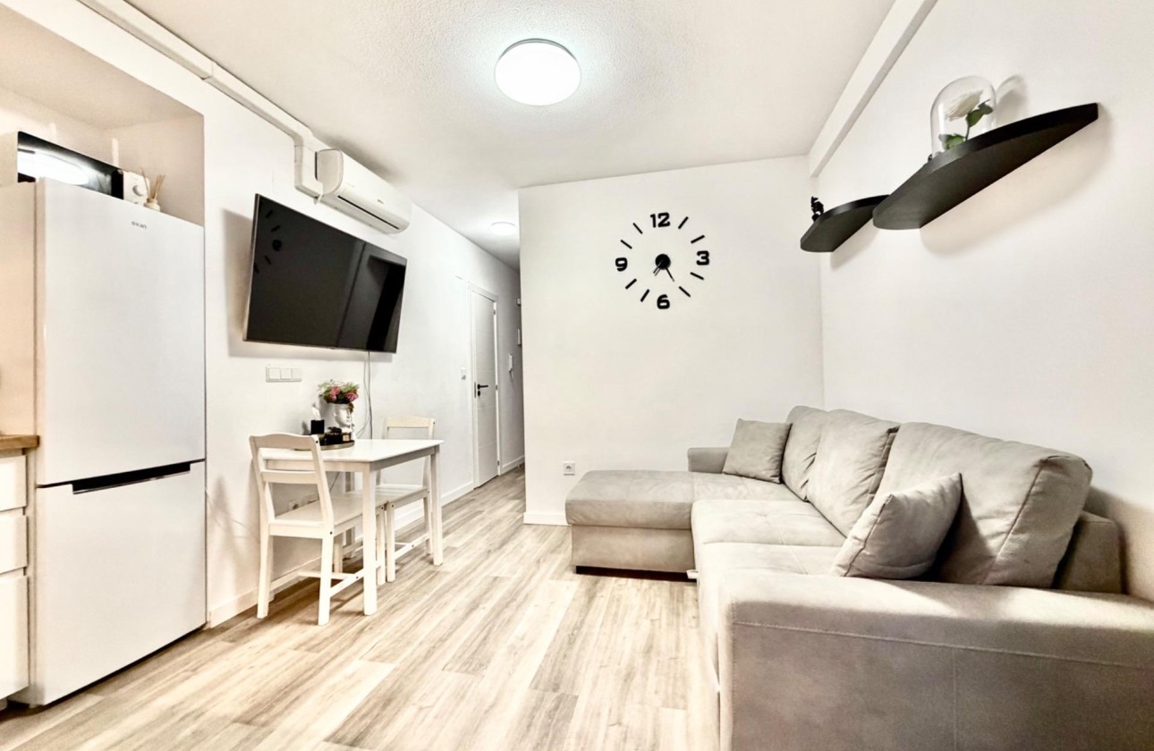 Sprzedaż - Apartament / Mieszkanie -
Torrevieja - La Mata