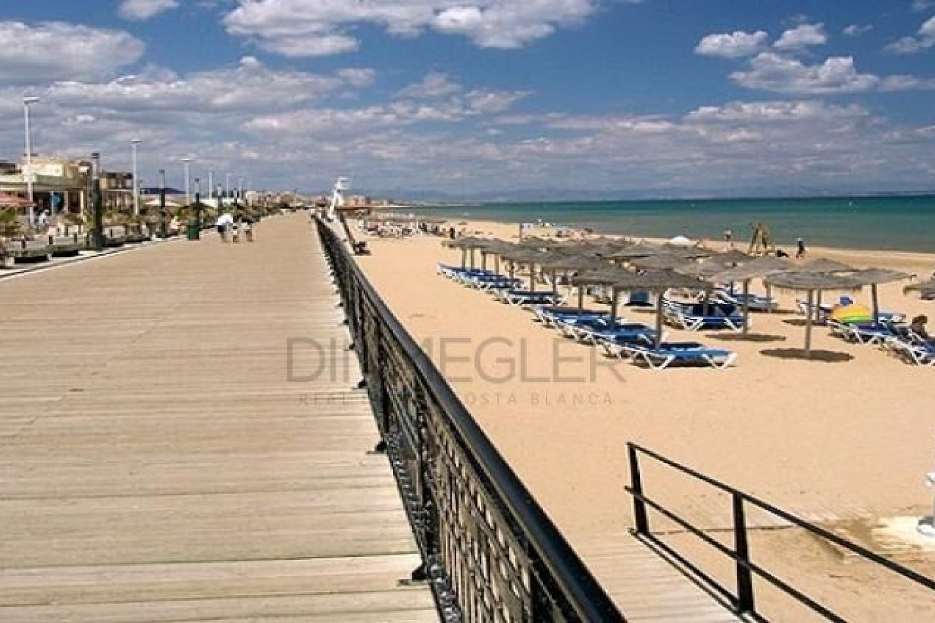 Sprzedaż - Apartament / Mieszkanie -
Torrevieja - La Mata