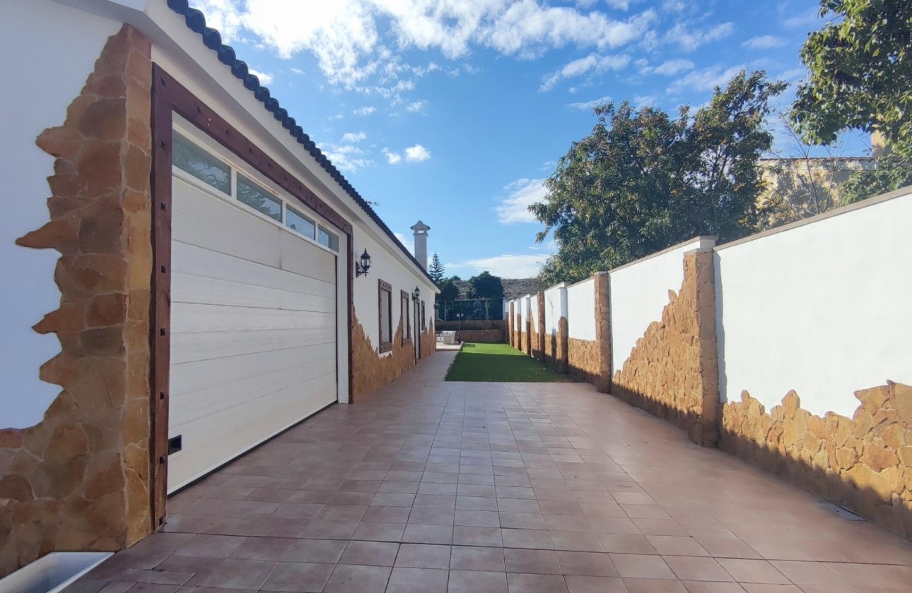 Sprzedaż - Apartament / Mieszkanie -
Torrevieja - La Siesta - El Salado - Torreta