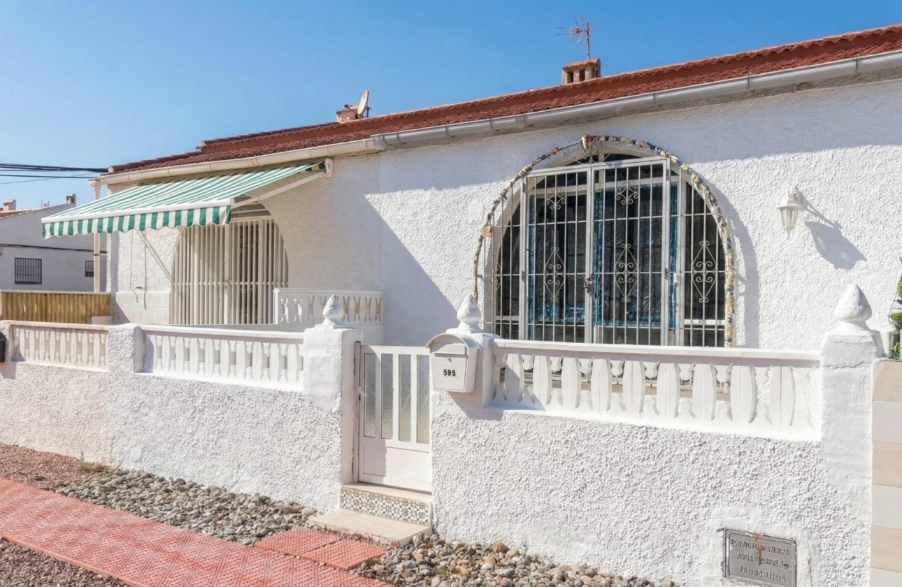 Sprzedaż - Apartament / Mieszkanie -
Torrevieja - La Siesta - El Salado - Torreta