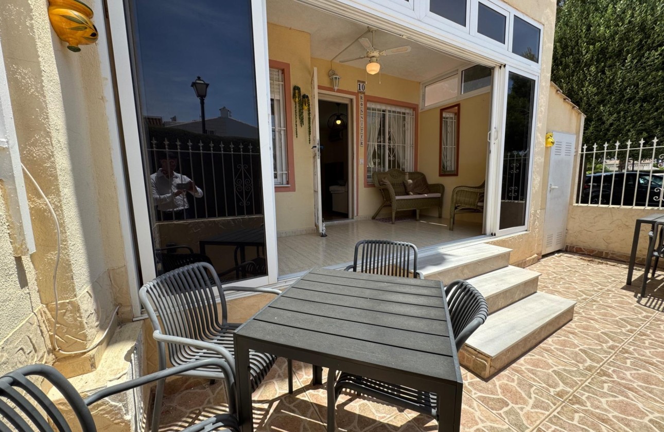 Sprzedaż - Apartament / Mieszkanie -
Torrevieja - La Siesta - El Salado - Torreta