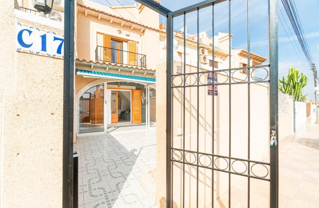Sprzedaż - Apartament / Mieszkanie -
Torrevieja - La Siesta - El Salado - Torreta