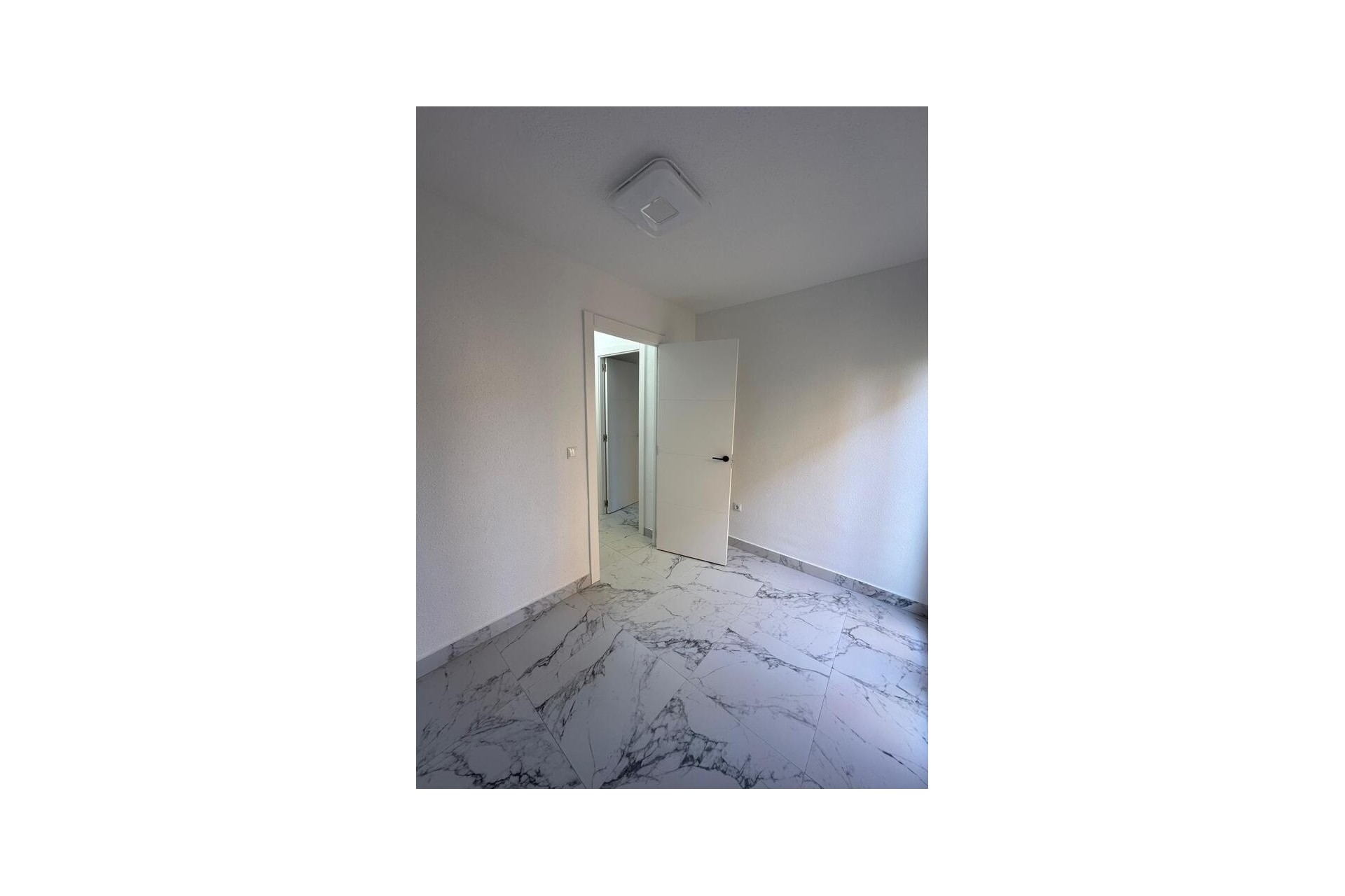 Sprzedaż - Apartament / Mieszkanie -
Torrevieja - La veleta