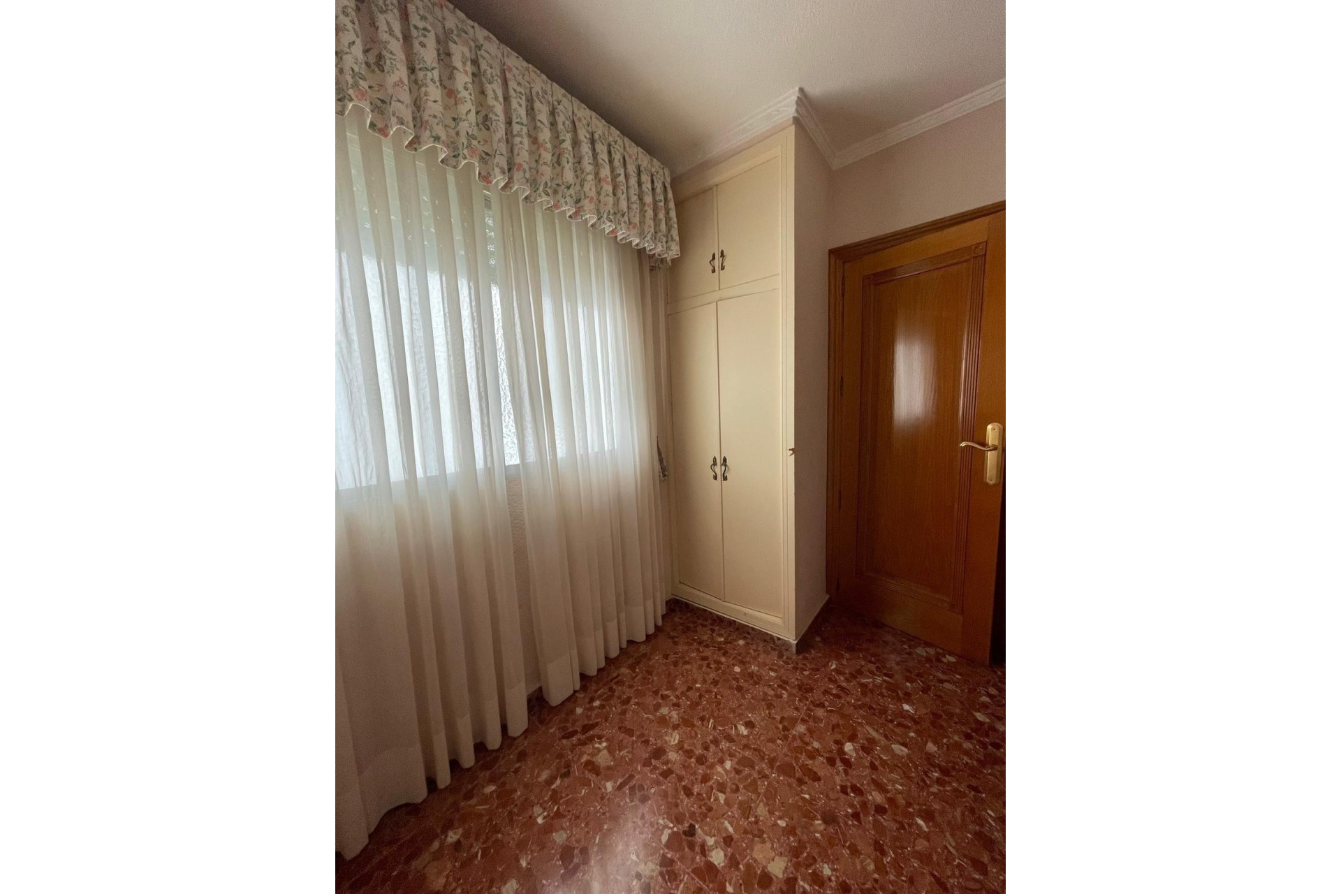 Sprzedaż - Apartament / Mieszkanie -
Torrevieja - Las Piscinas Naturales