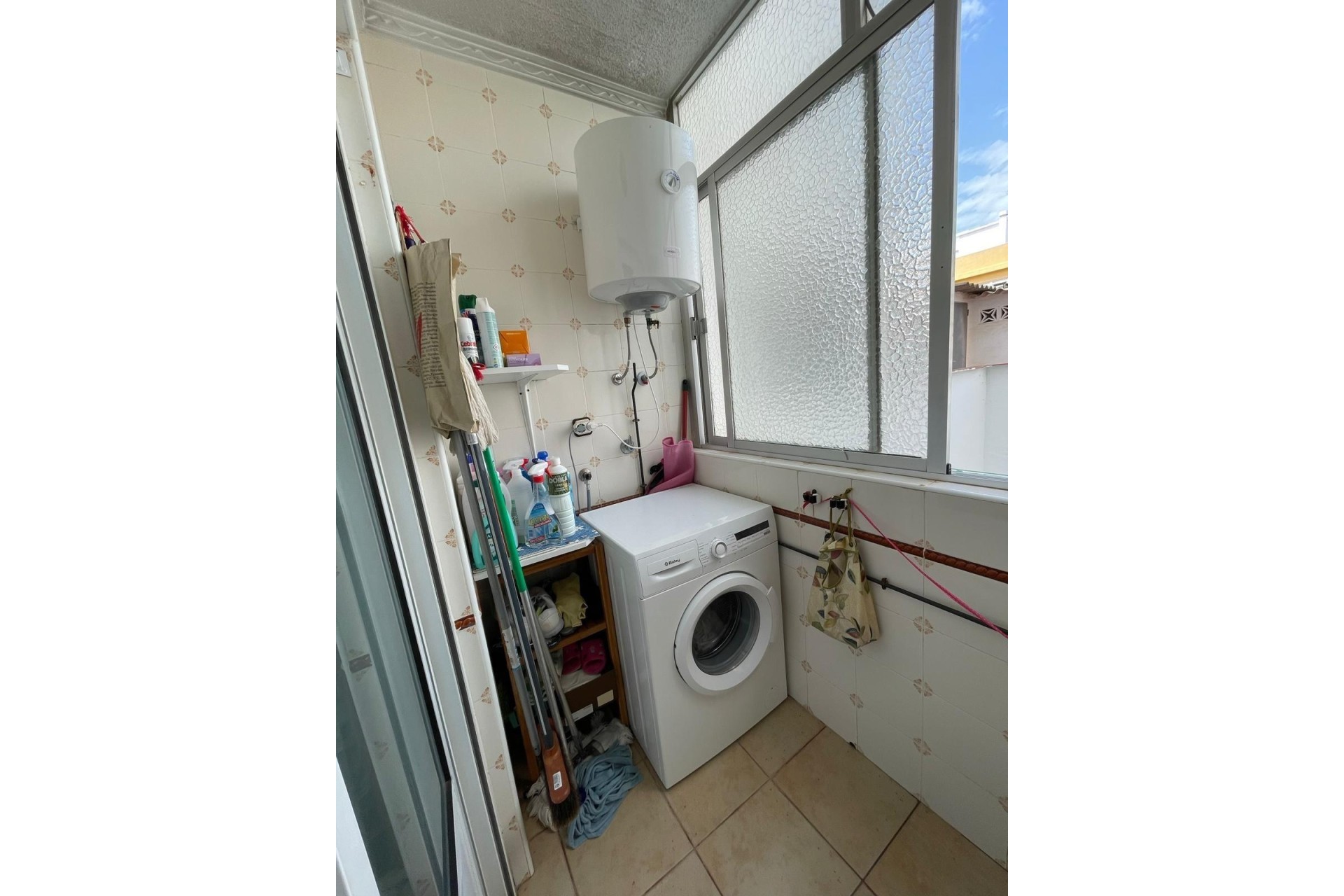Sprzedaż - Apartament / Mieszkanie -
Torrevieja - Las Piscinas Naturales