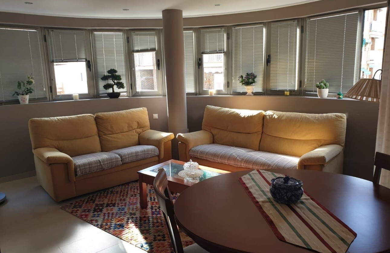 Sprzedaż - Apartament / Mieszkanie -
Torrevieja - Las Piscinas Naturales