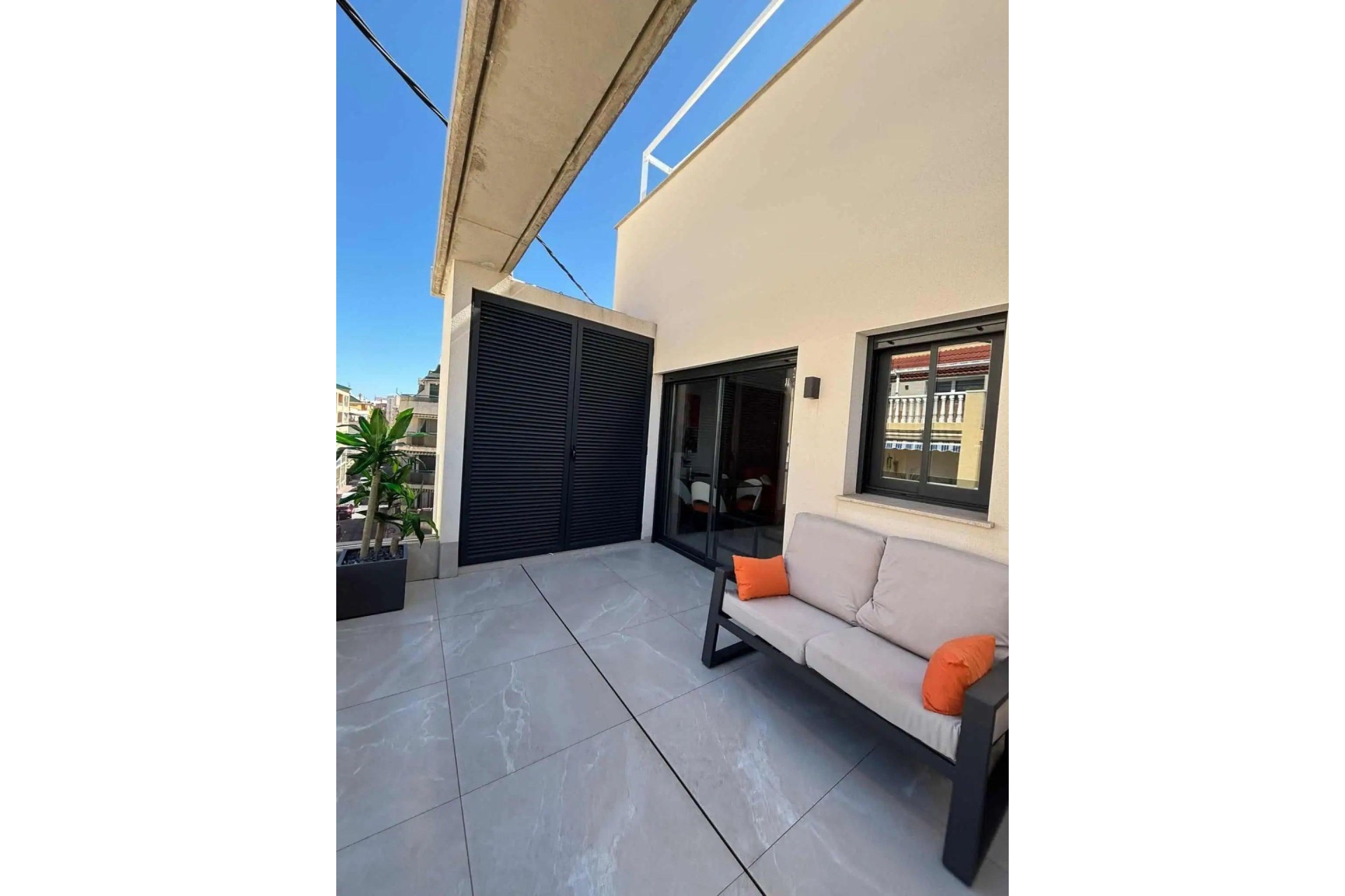 Sprzedaż - Apartament / Mieszkanie -
Torrevieja - Las Piscinas Naturales