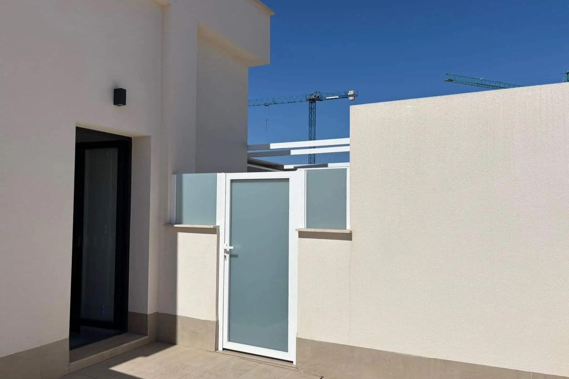 Sprzedaż - Apartament / Mieszkanie -
Torrevieja - Las Piscinas Naturales