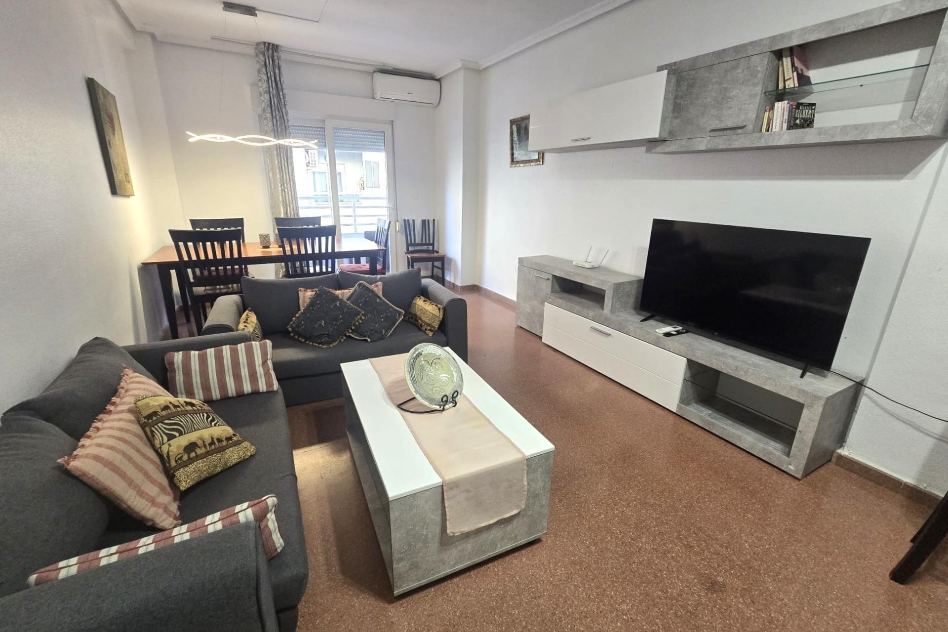 Sprzedaż - Apartament / Mieszkanie -
Torrevieja - Las Piscinas Naturales