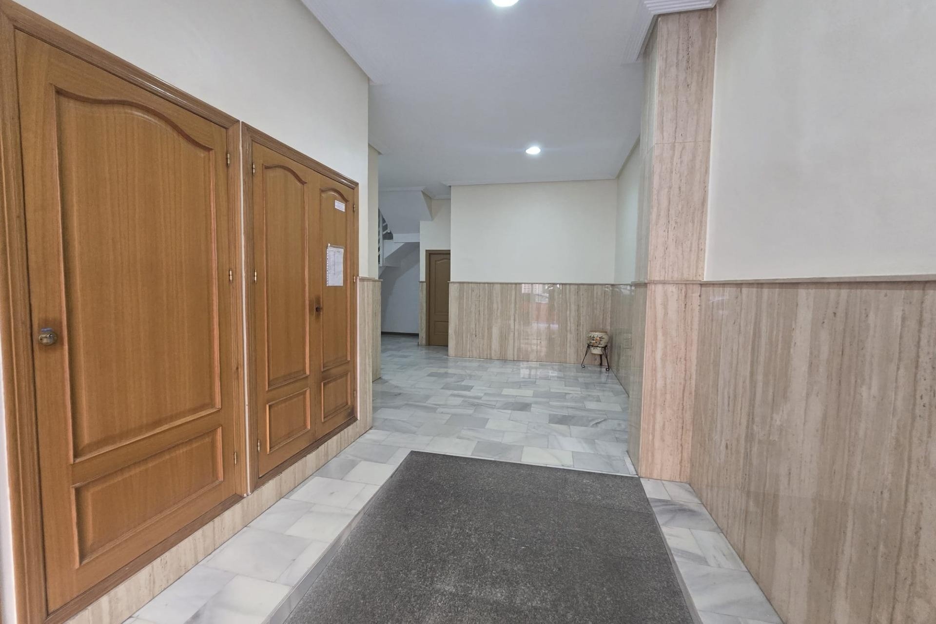 Sprzedaż - Apartament / Mieszkanie -
Torrevieja - Las Piscinas Naturales