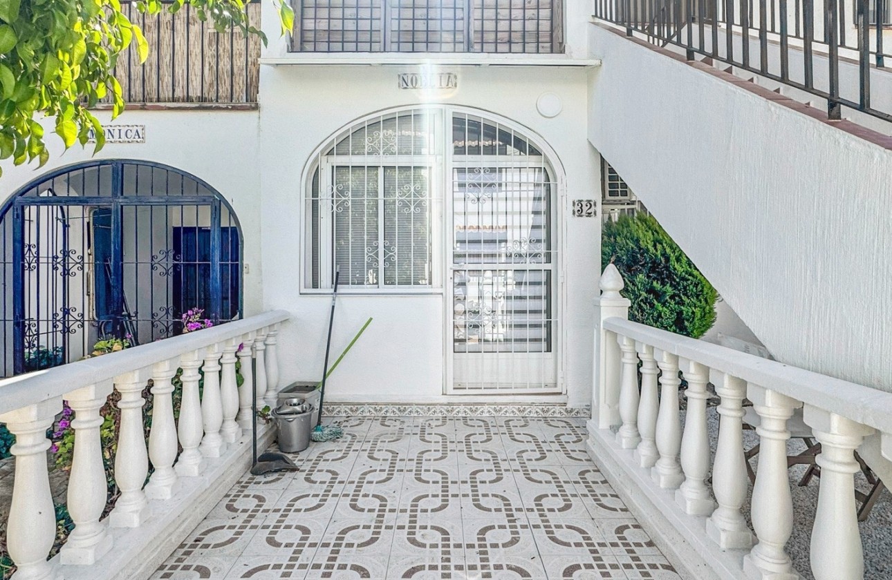 Sprzedaż - Apartament / Mieszkanie -
Torrevieja - Los Balcones - Los Altos del Edén
