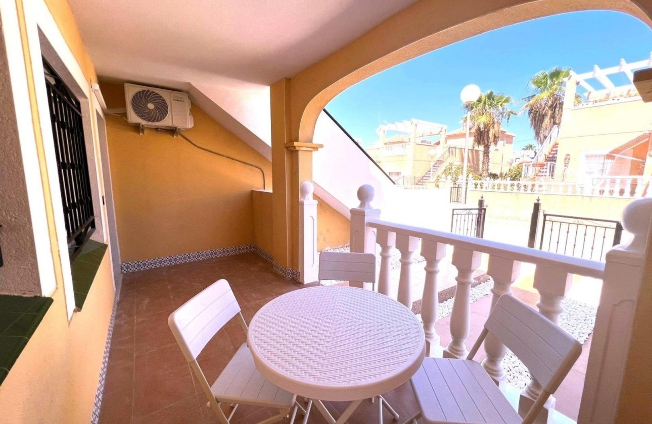 Sprzedaż - Apartament / Mieszkanie -
Torrevieja - Los Balcones