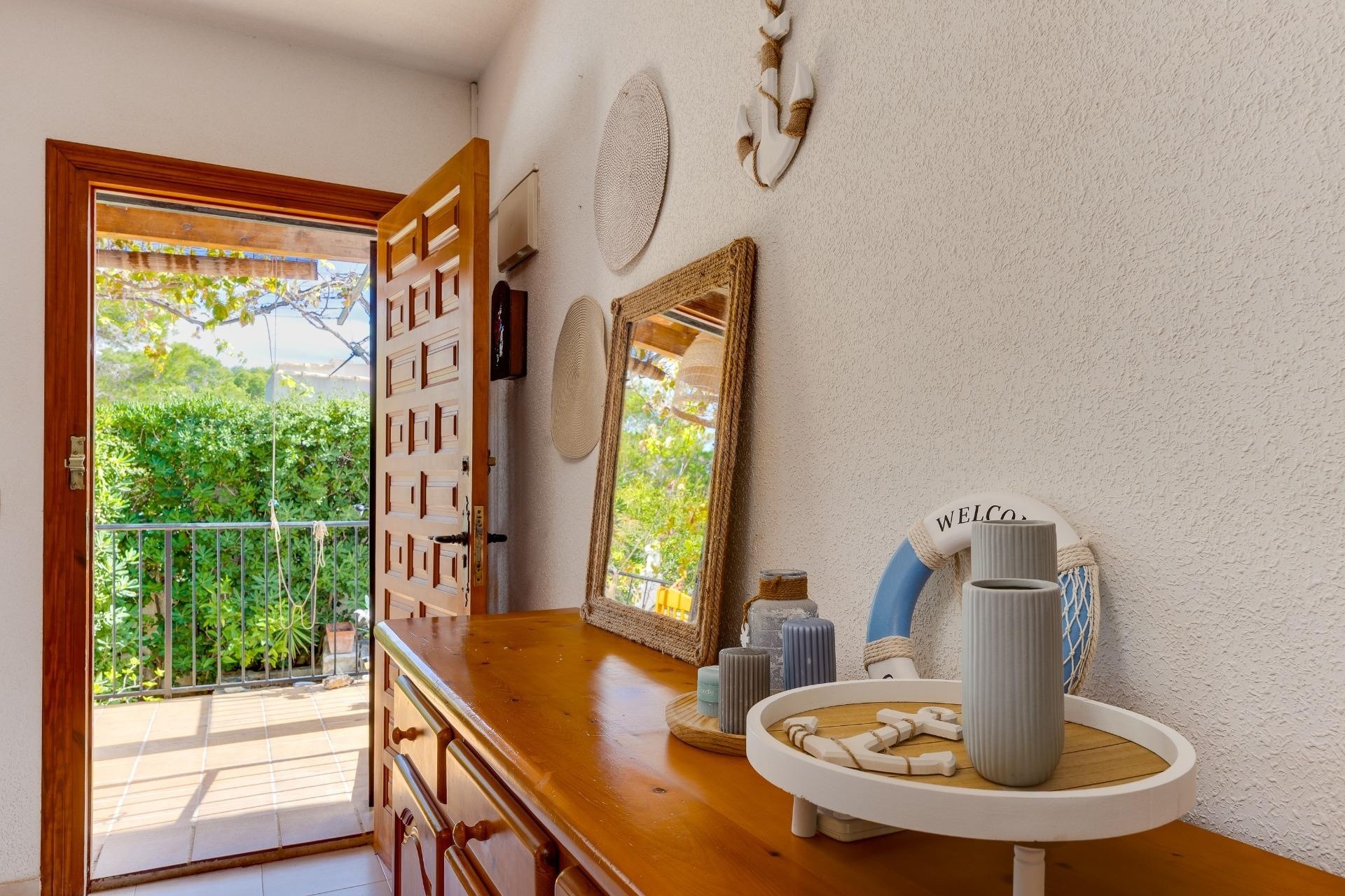 Sprzedaż - Apartament / Mieszkanie -
Torrevieja - Los Balcones