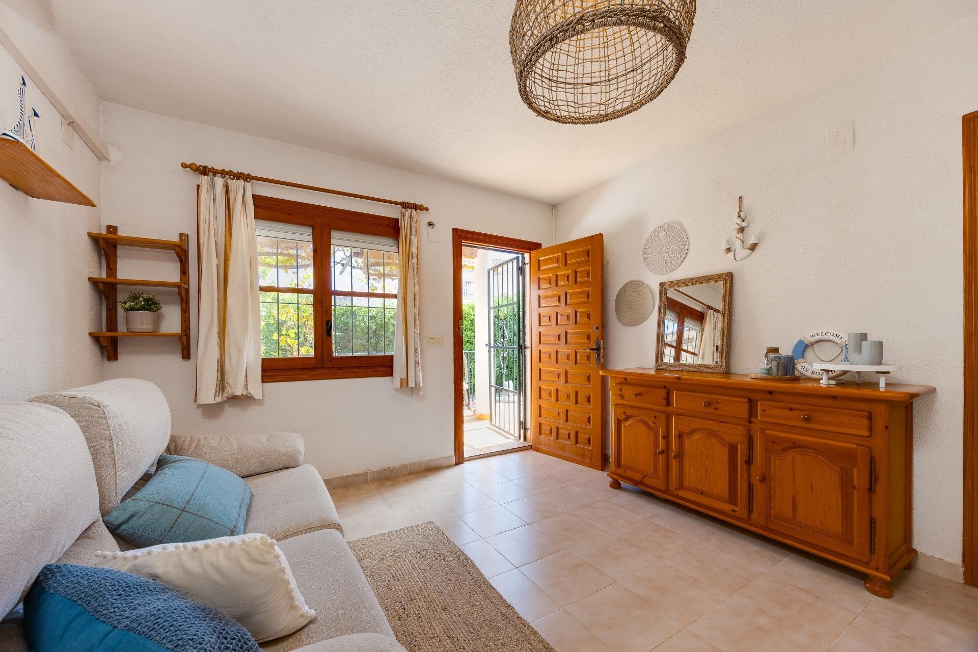 Sprzedaż - Apartament / Mieszkanie -
Torrevieja - Los Balcones