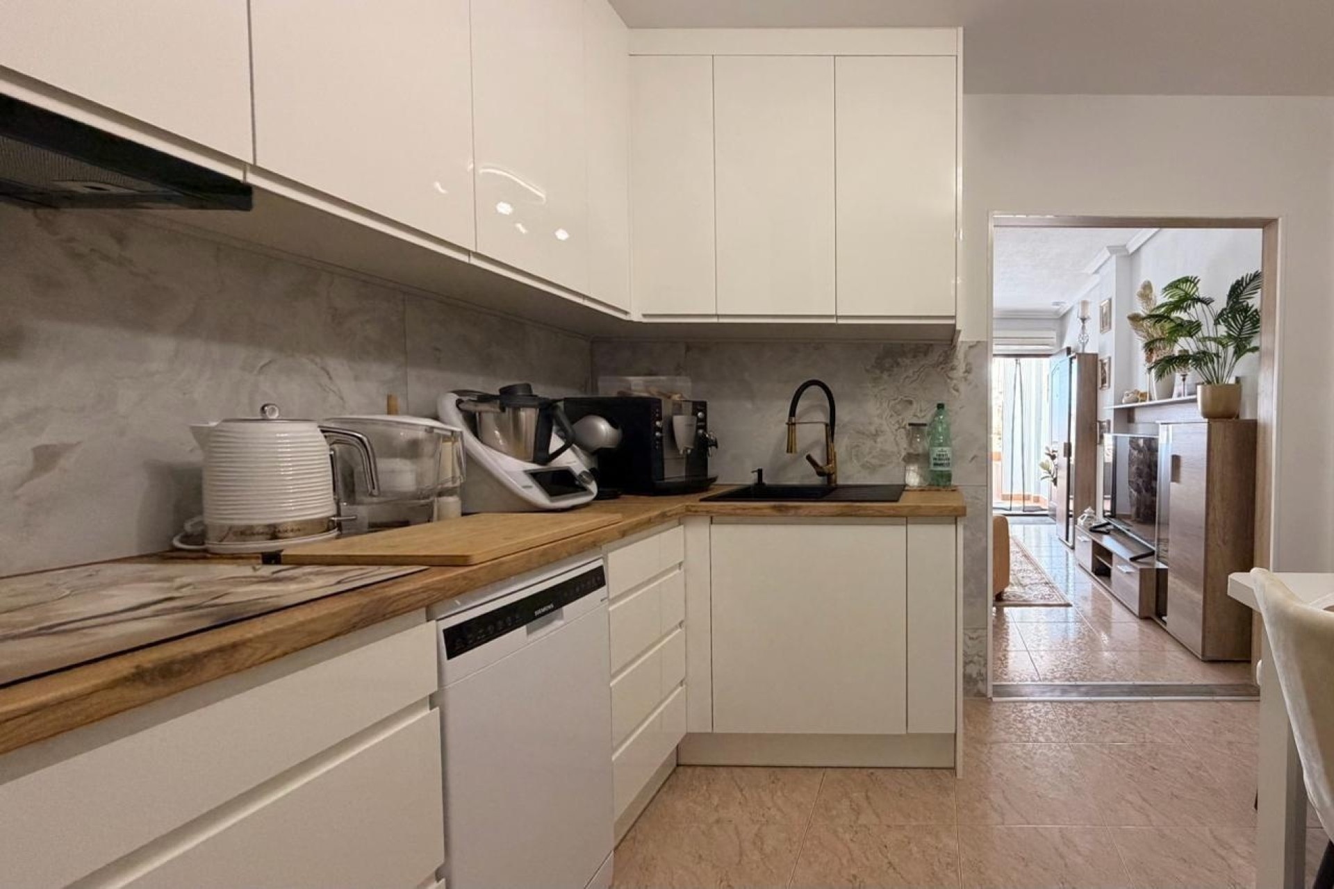 Sprzedaż - Apartament / Mieszkanie -
Torrevieja - Nueva Torrevieja
