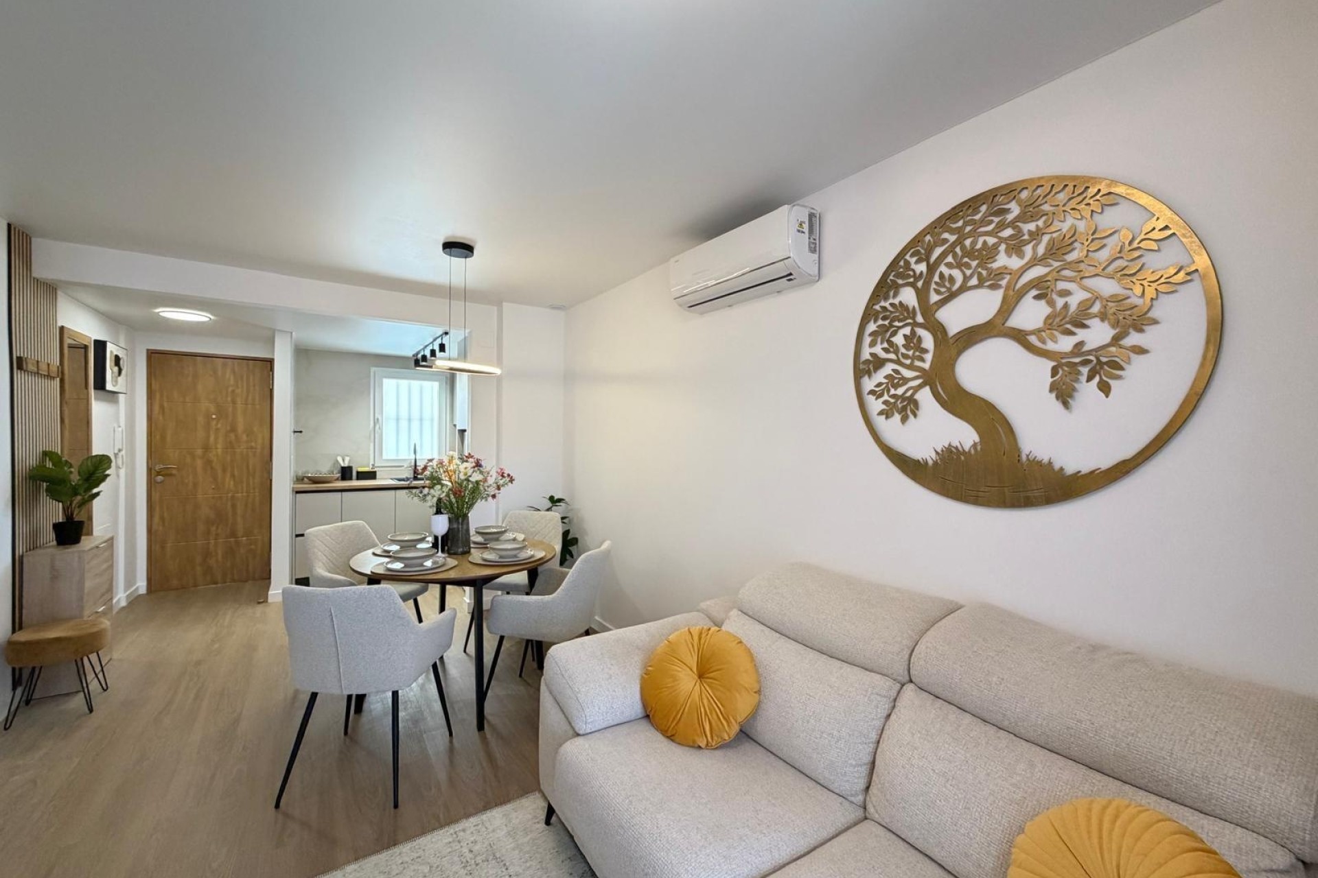 Sprzedaż - Apartament / Mieszkanie -
Torrevieja - Nueva Torrevieja