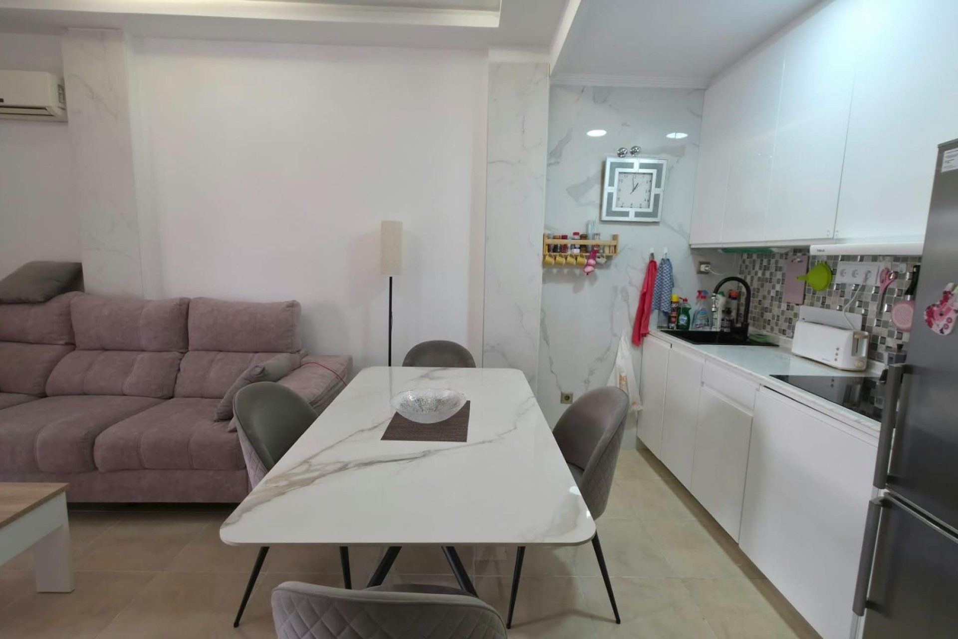 Sprzedaż - Apartament / Mieszkanie -
Torrevieja - Nueva Torrevieja