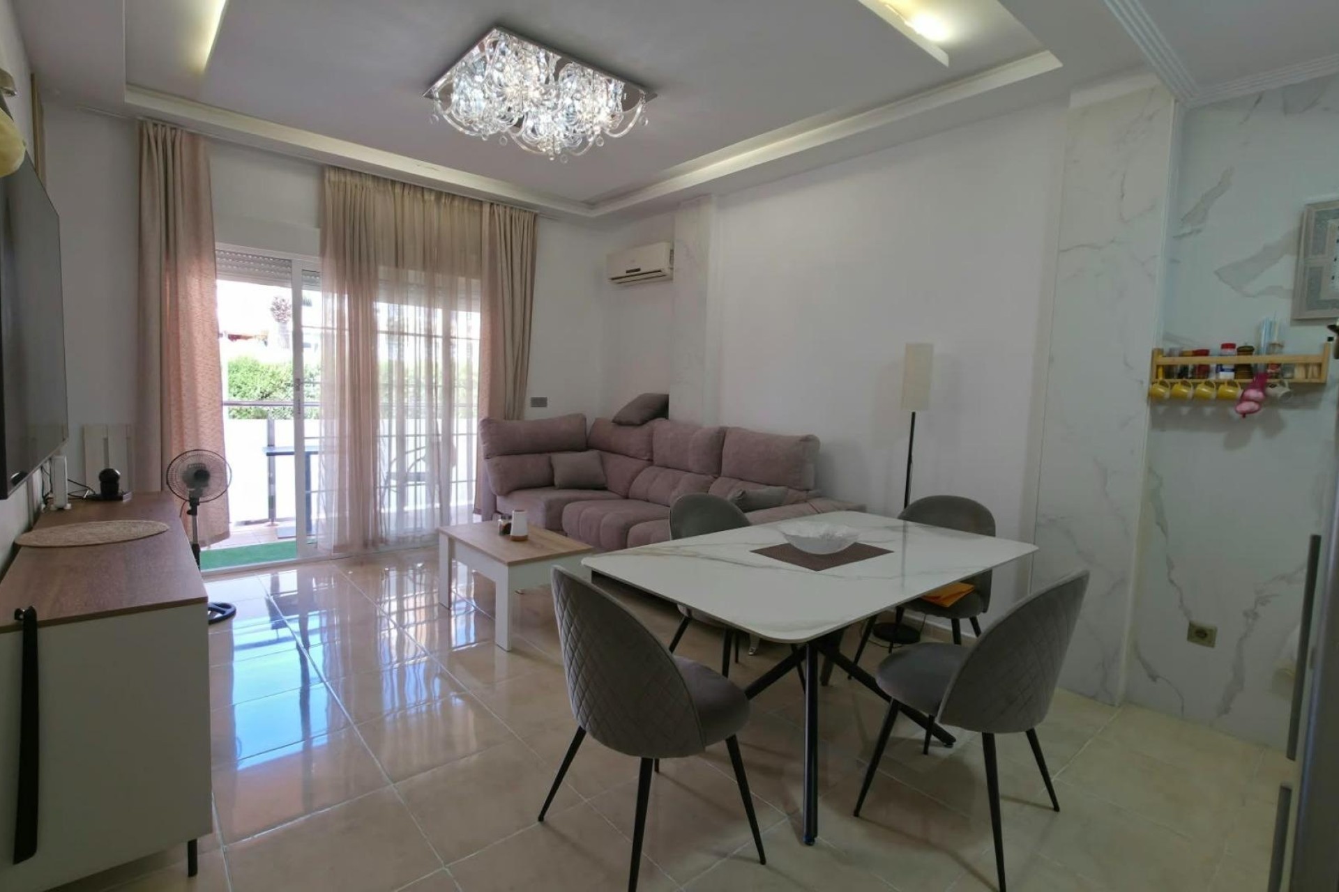 Sprzedaż - Apartament / Mieszkanie -
Torrevieja - Nueva Torrevieja