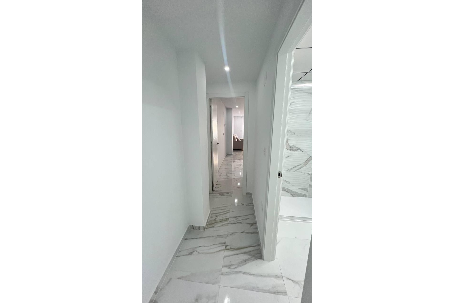 Sprzedaż - Apartament / Mieszkanie -
Torrevieja - Parque de las Naciones