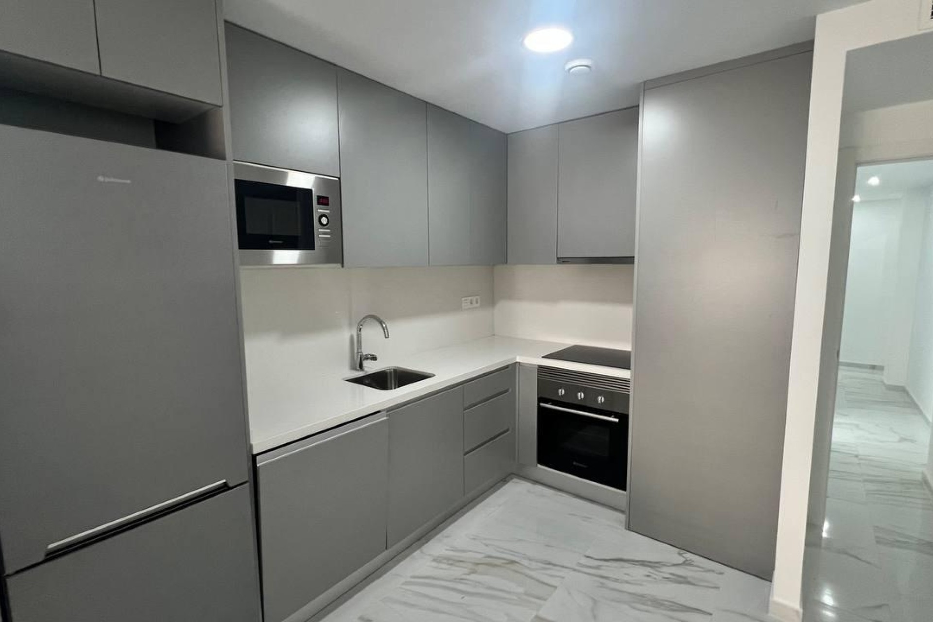 Sprzedaż - Apartament / Mieszkanie -
Torrevieja - Parque de las Naciones