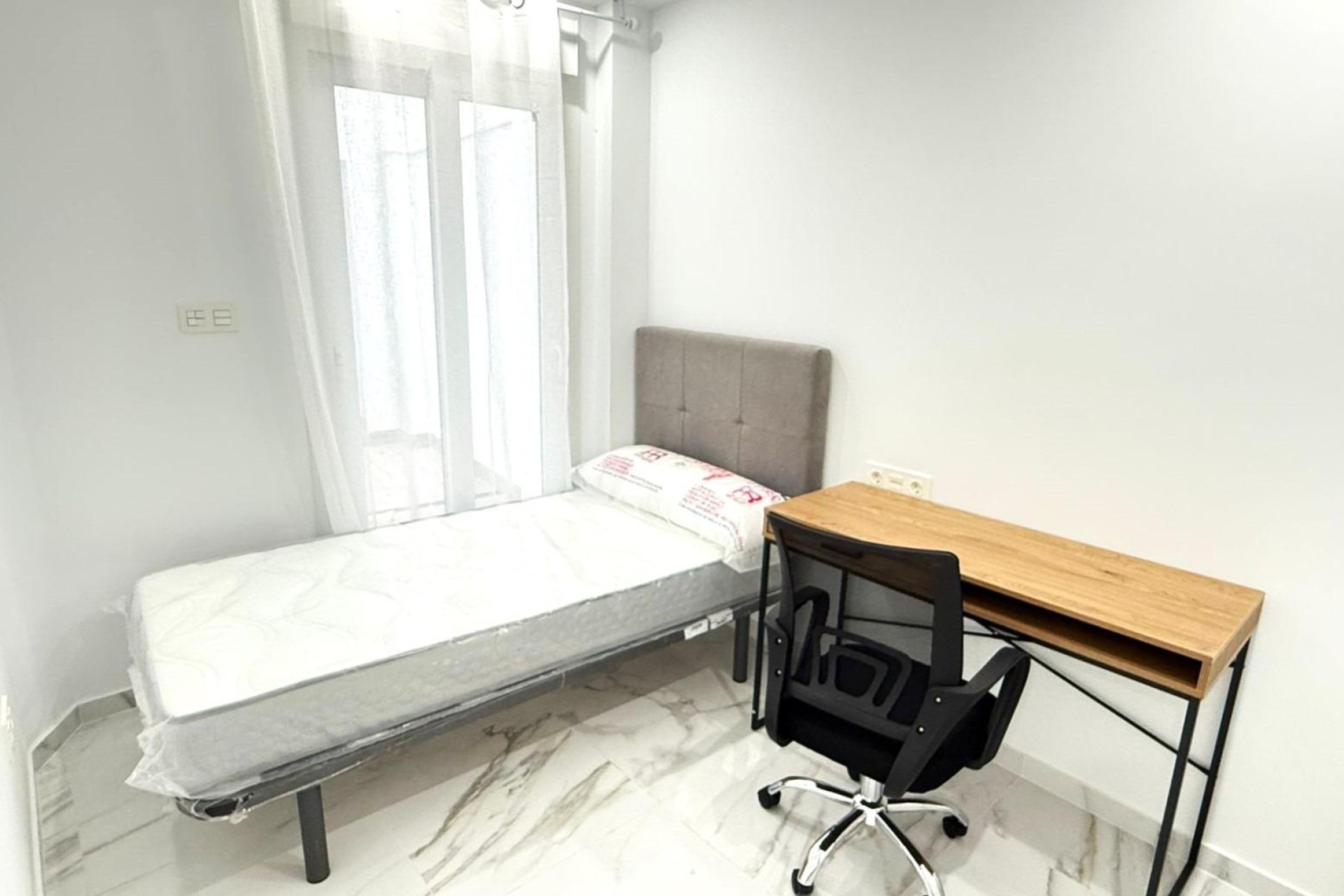 Sprzedaż - Apartament / Mieszkanie -
Torrevieja - Parque de las Naciones