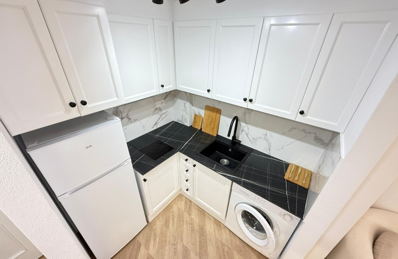 Sprzedaż - Apartament / Mieszkanie -
Torrevieja - Parque de las Naciones