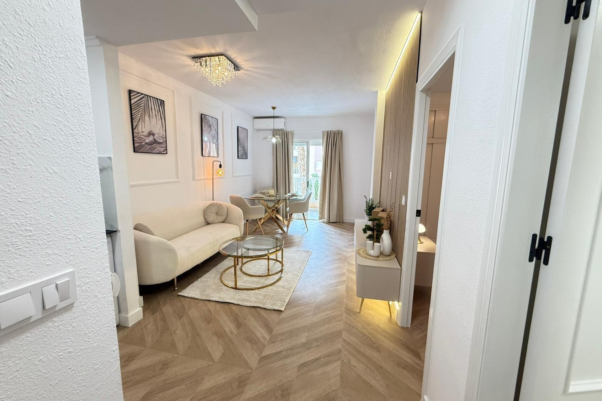 Sprzedaż - Apartament / Mieszkanie -
Torrevieja - Parque de las Naciones