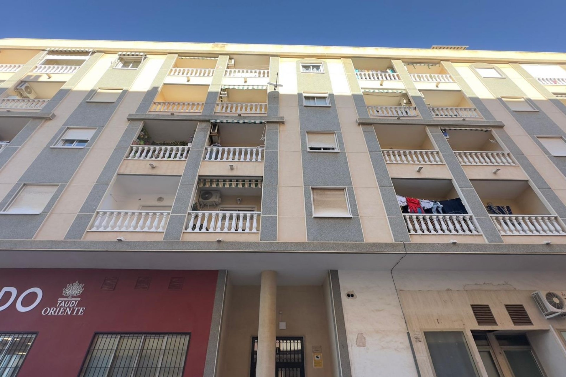 Sprzedaż - Apartament / Mieszkanie -
Torrevieja - Parque de las Naciones