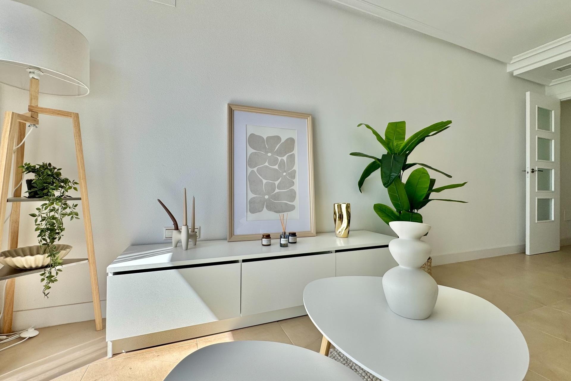 Sprzedaż - Apartament / Mieszkanie -
Torrevieja - Parque de las Naciones