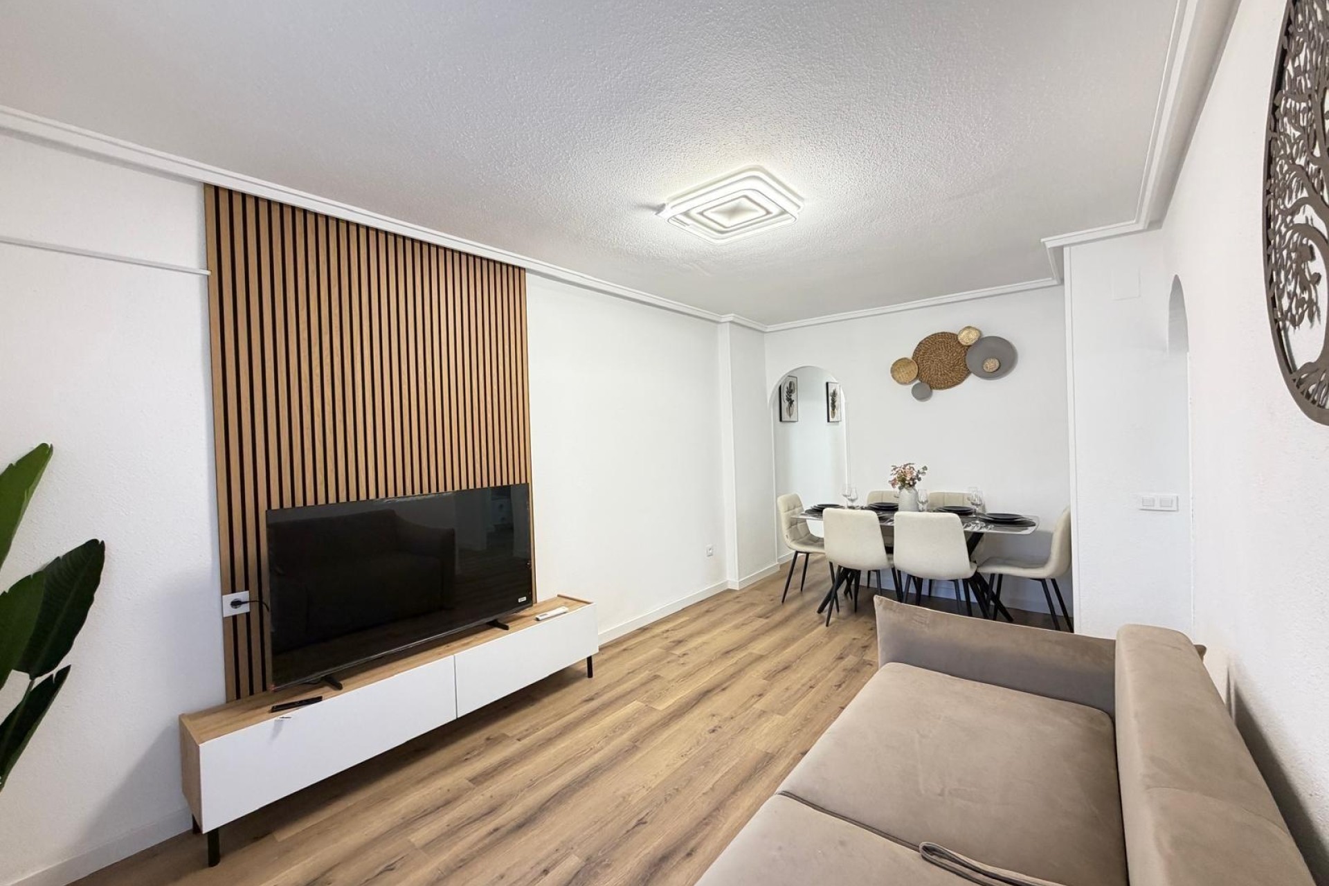 Sprzedaż - Apartament / Mieszkanie -
Torrevieja - Parque de las Naciones