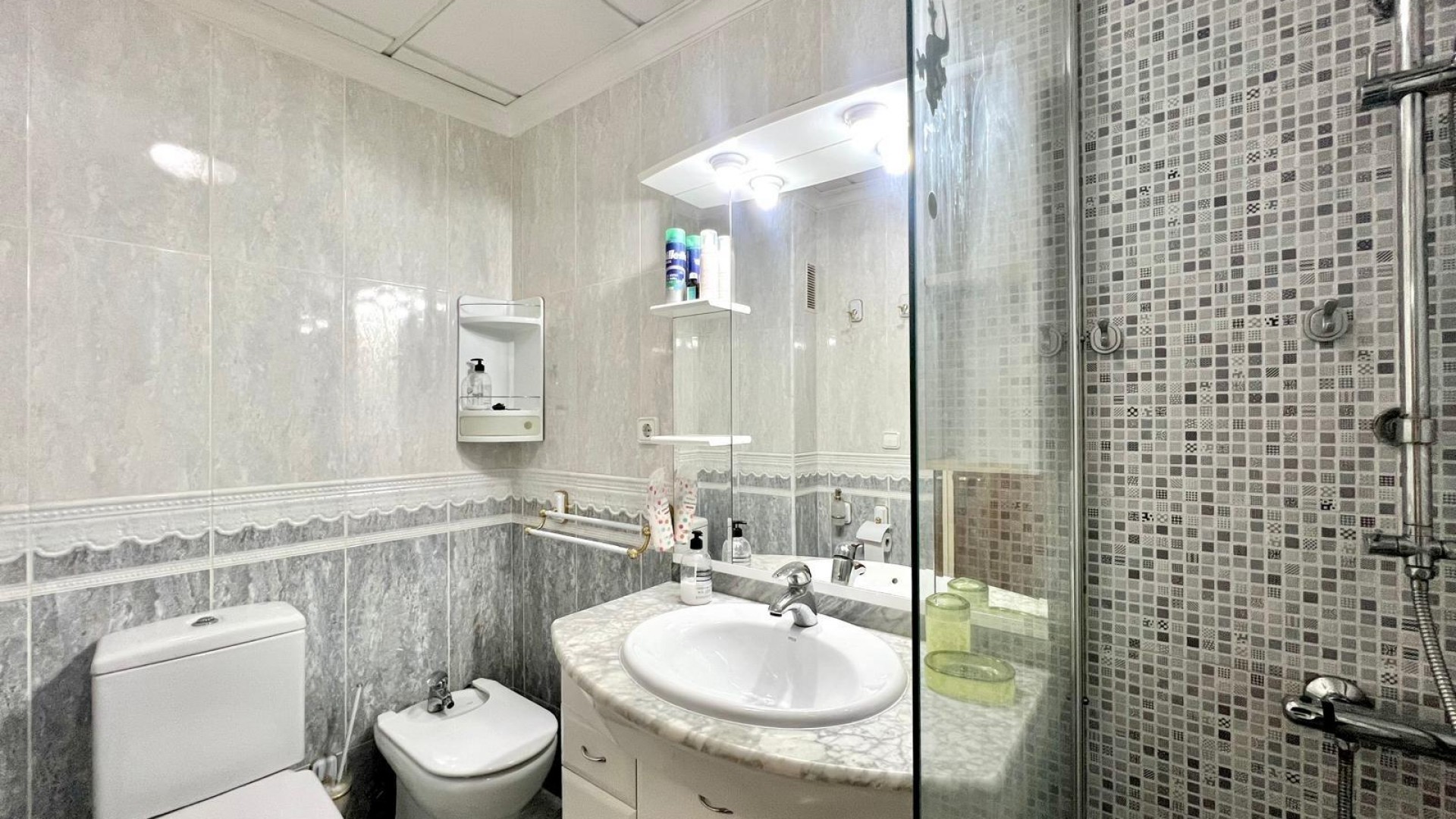 Sprzedaż - Apartament mieszkanie -
Torrevieja - Paseo maritimo