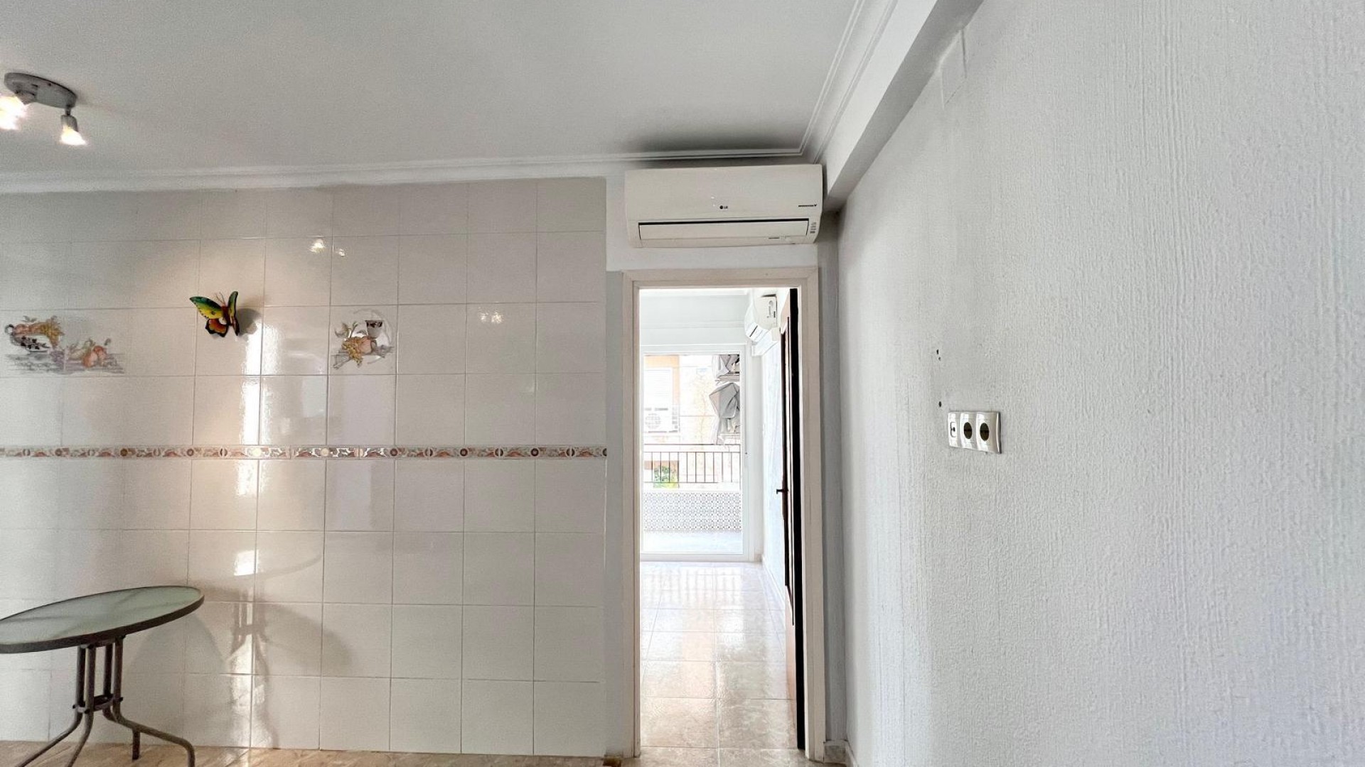 Sprzedaż - Apartament mieszkanie -
Torrevieja - Paseo maritimo