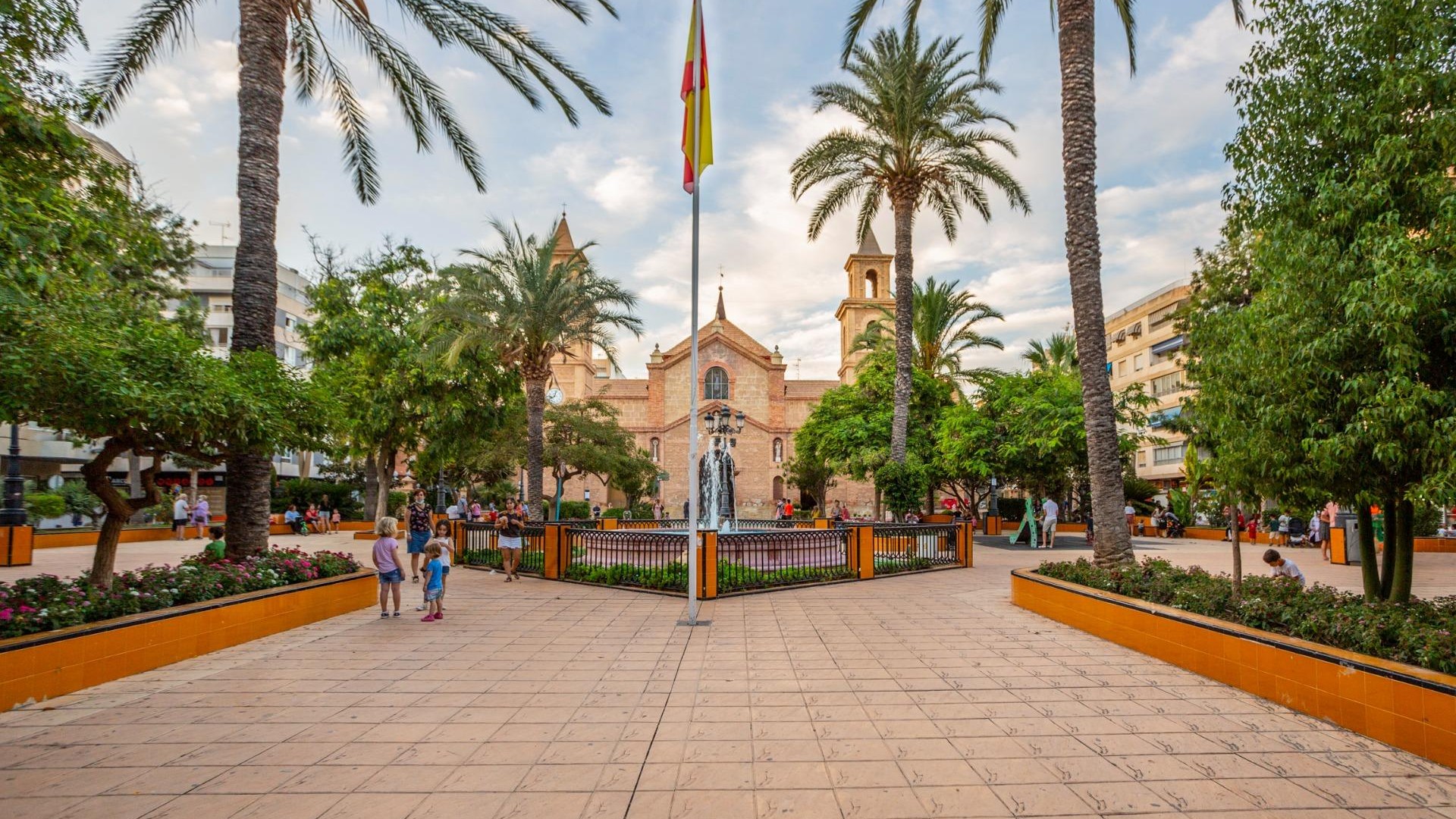 Sprzedaż - Apartament mieszkanie -
Torrevieja - Paseo maritimo